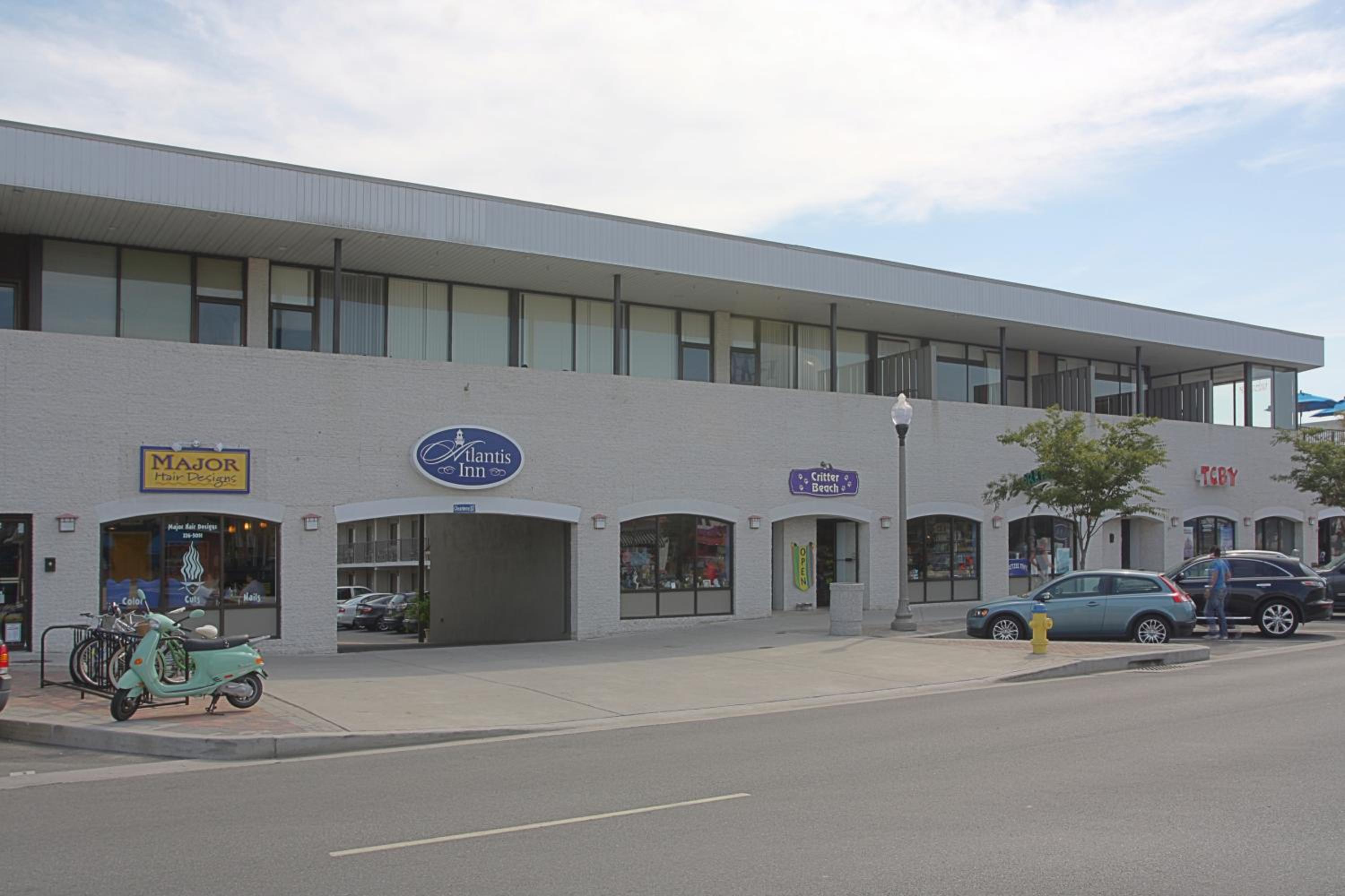 Hotel Atlantis Inn - Image 1