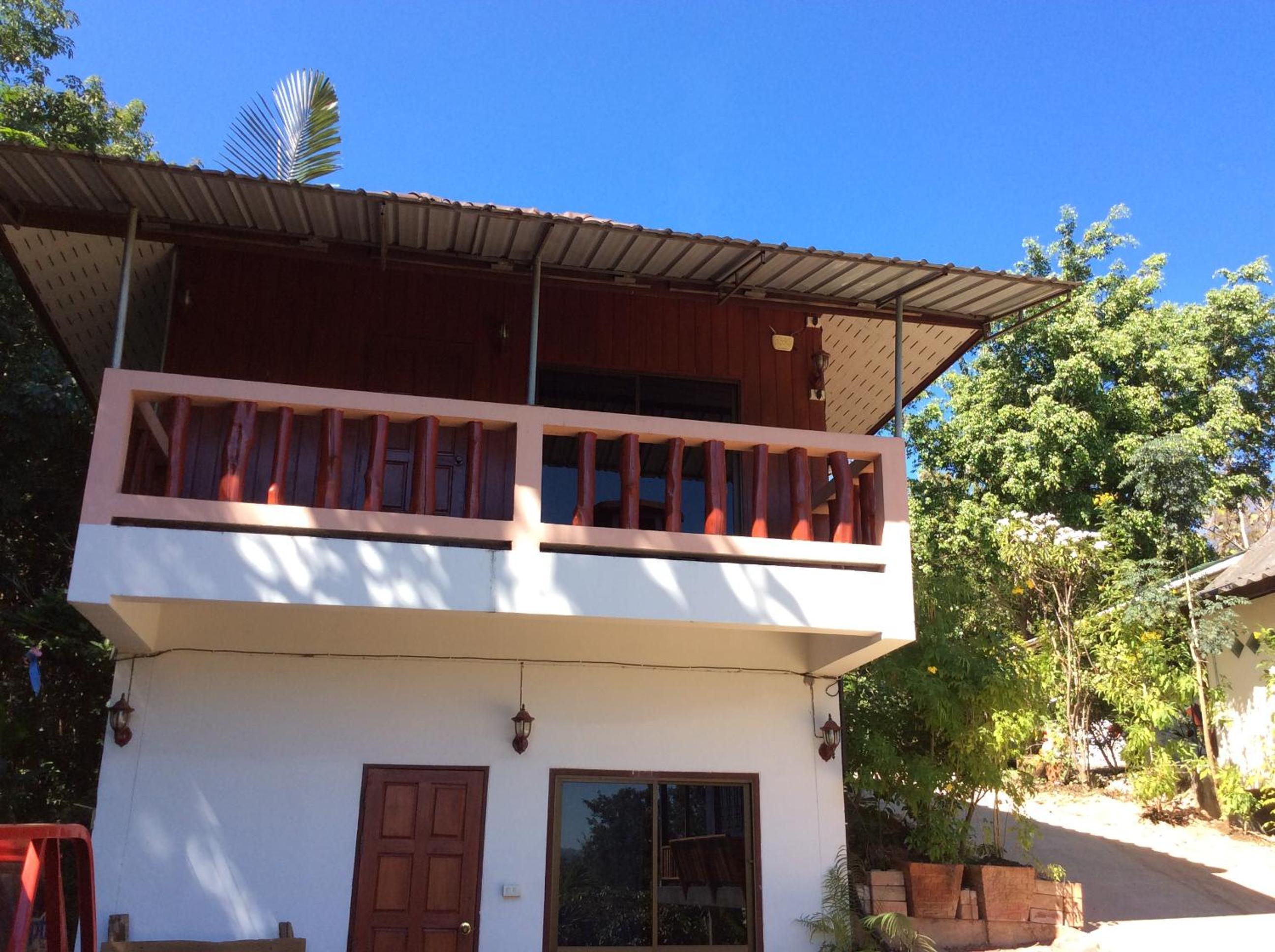 Settee Homestay
