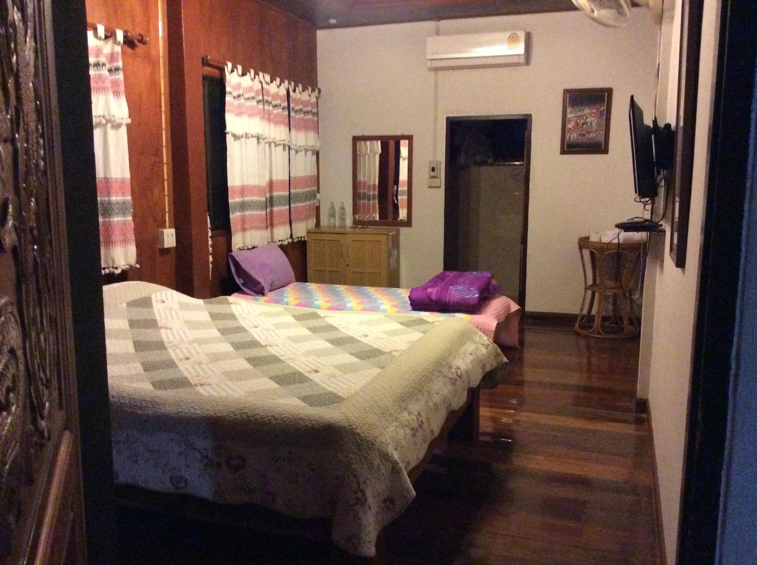 Settee Homestay