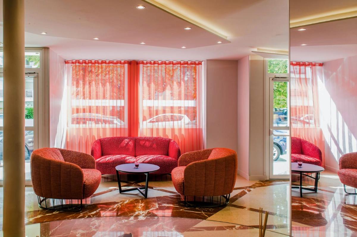 hotel reception