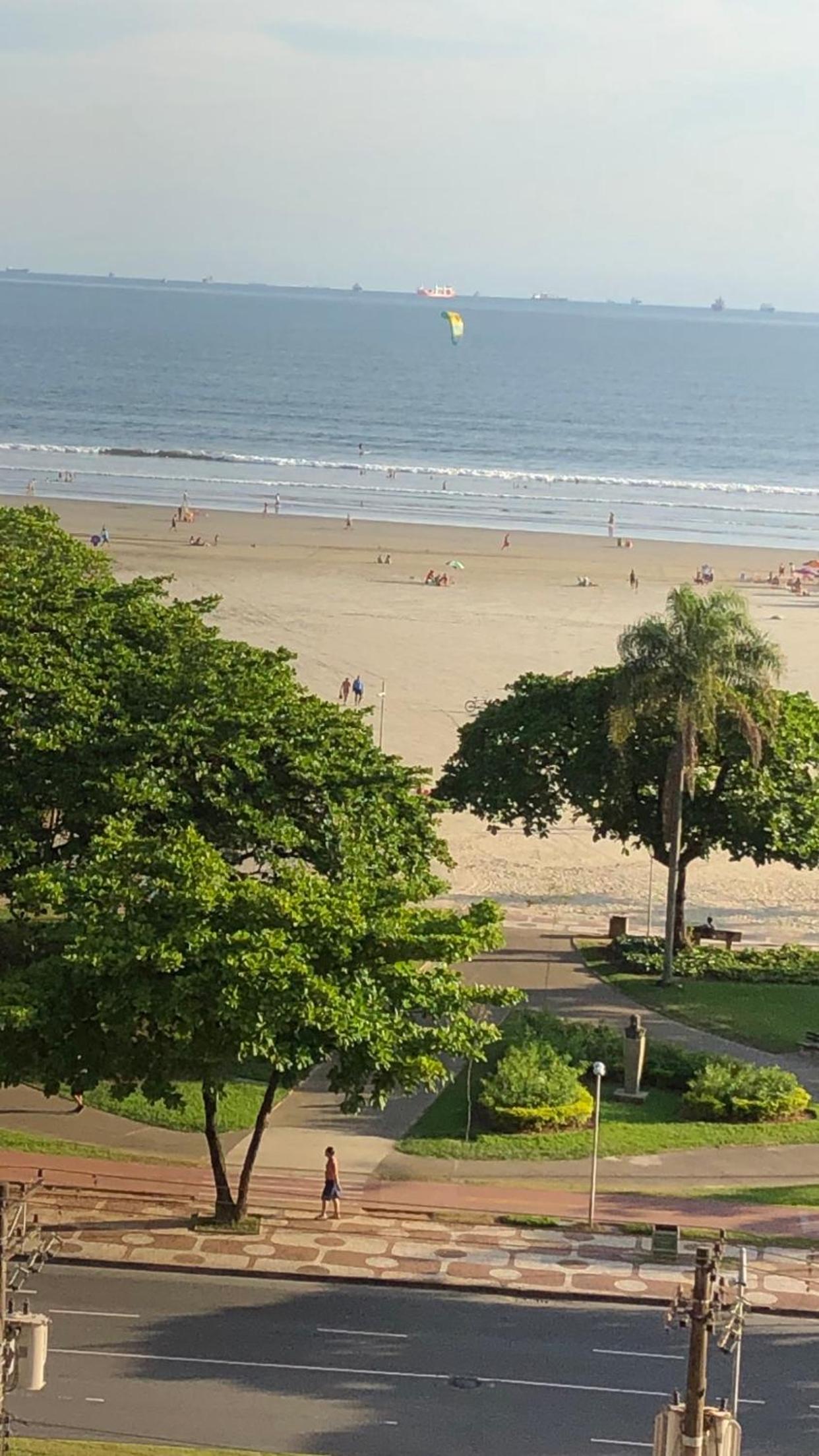 Apto Gonzaga Frente ao Mar Wi-Fi