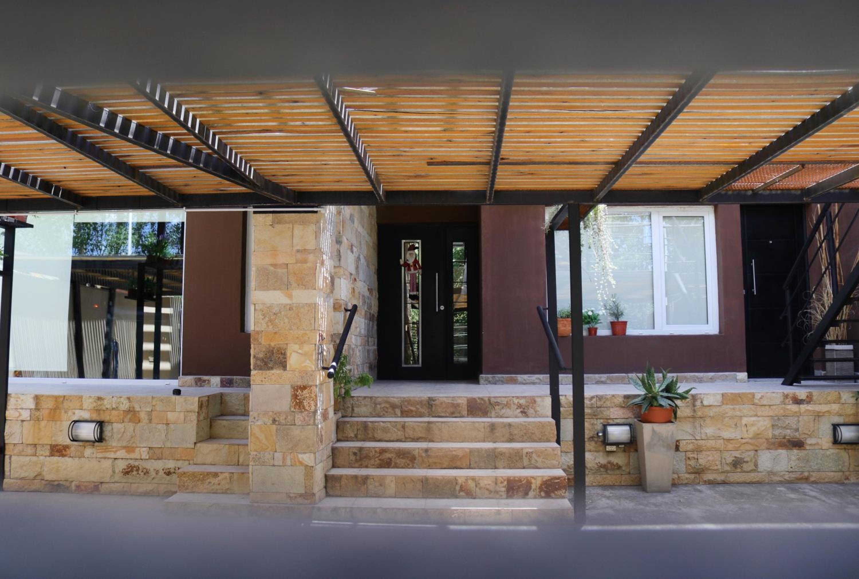 Hotel Limay Bed&Breakfast - Image 1