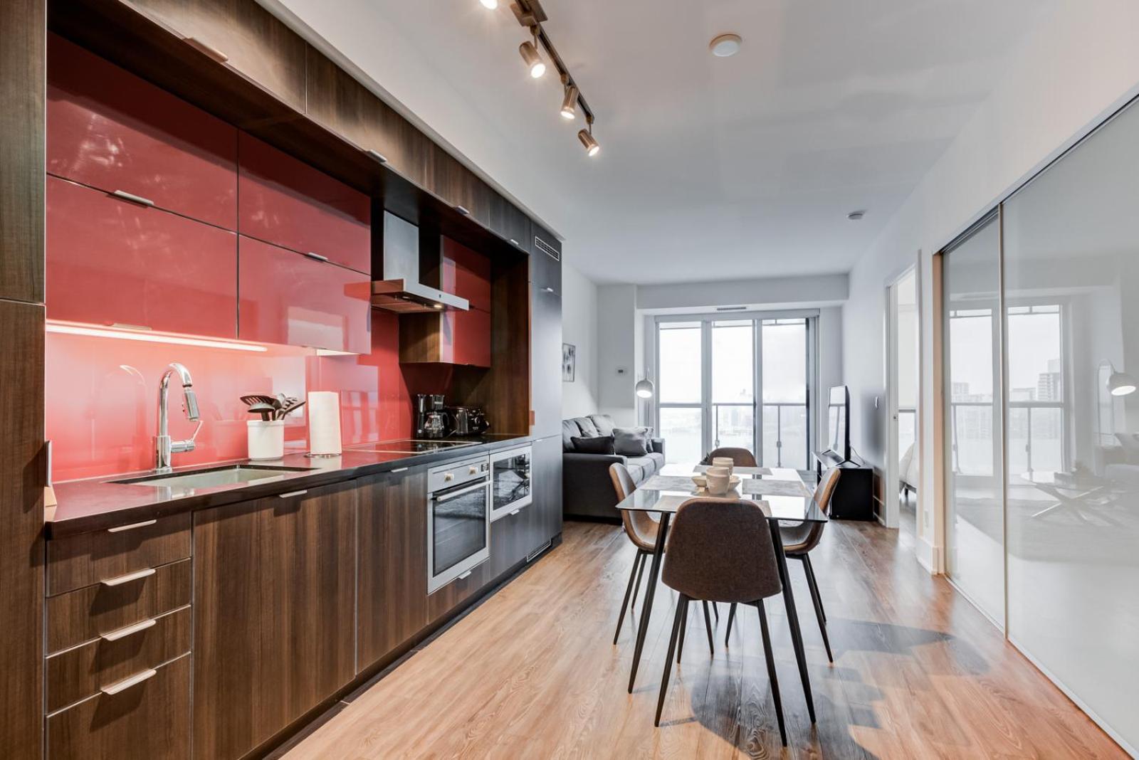 Chol Furnished Suites 2 Bedrooms Downtown Toronto Million Dollar CN Tower View MTCC Rogers Centre Blue Jays TIFF Free Parking