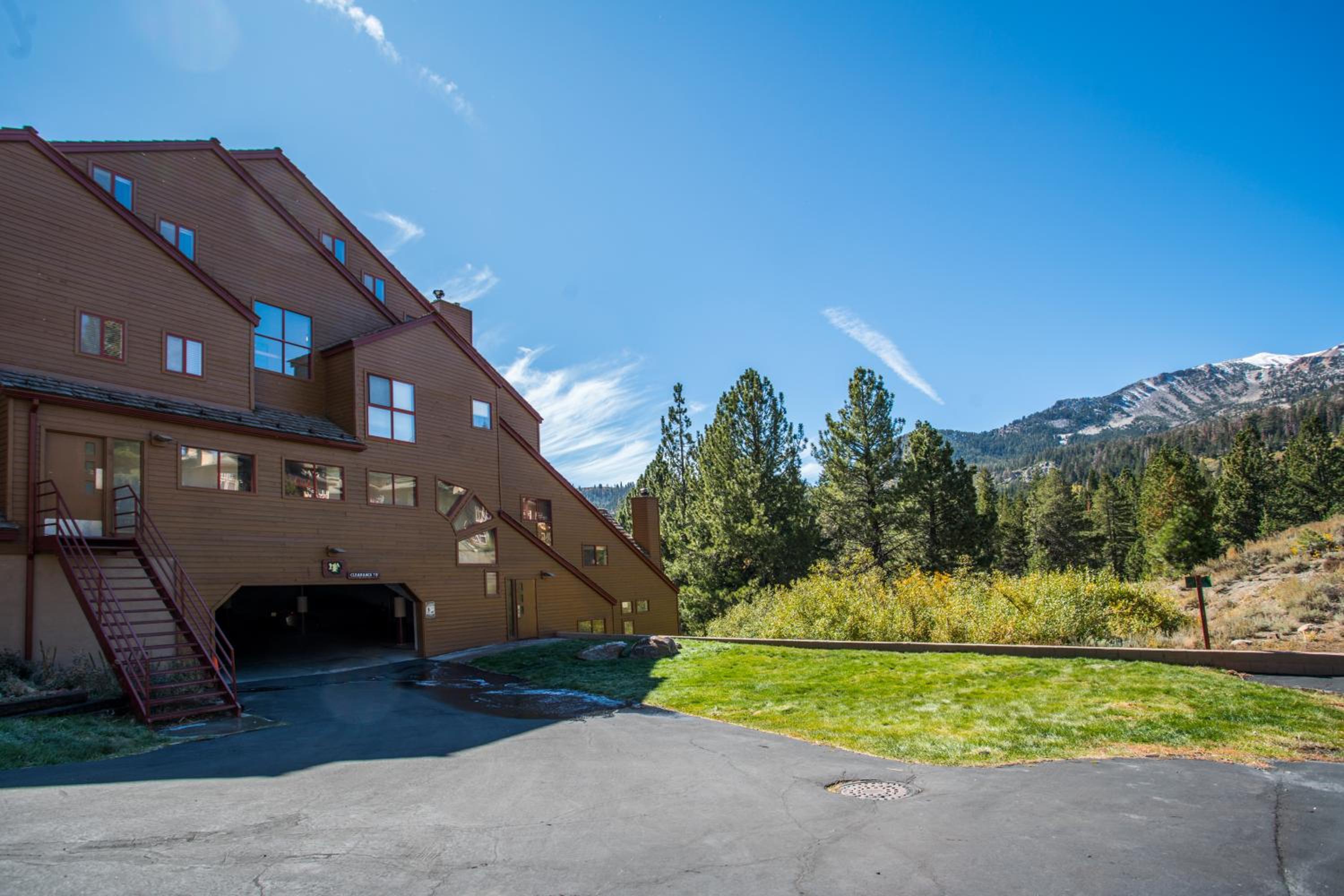 Aspen Creek by 101 Great Escapes