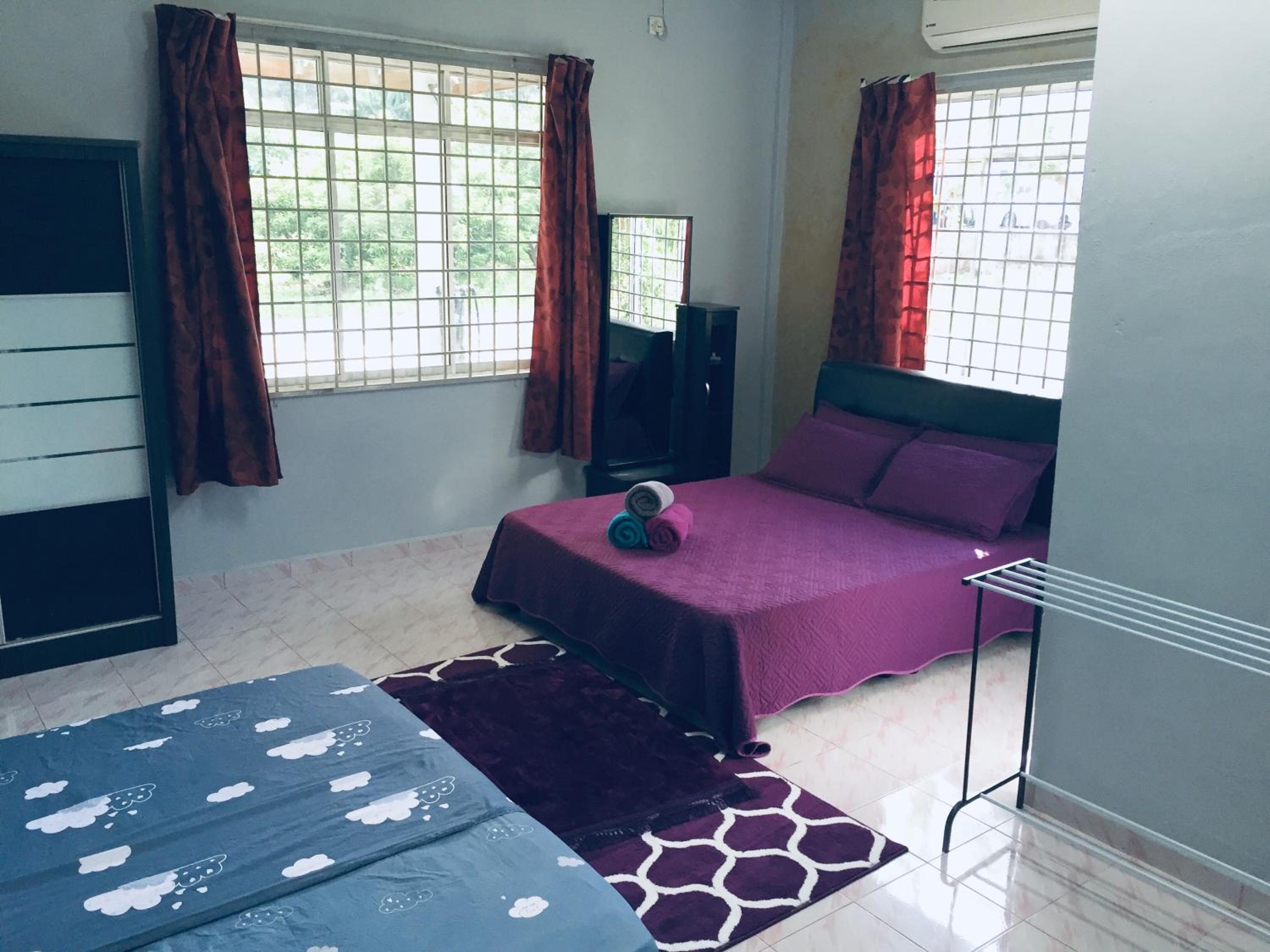 Deena Homestay (Utan Aji) photo 6
