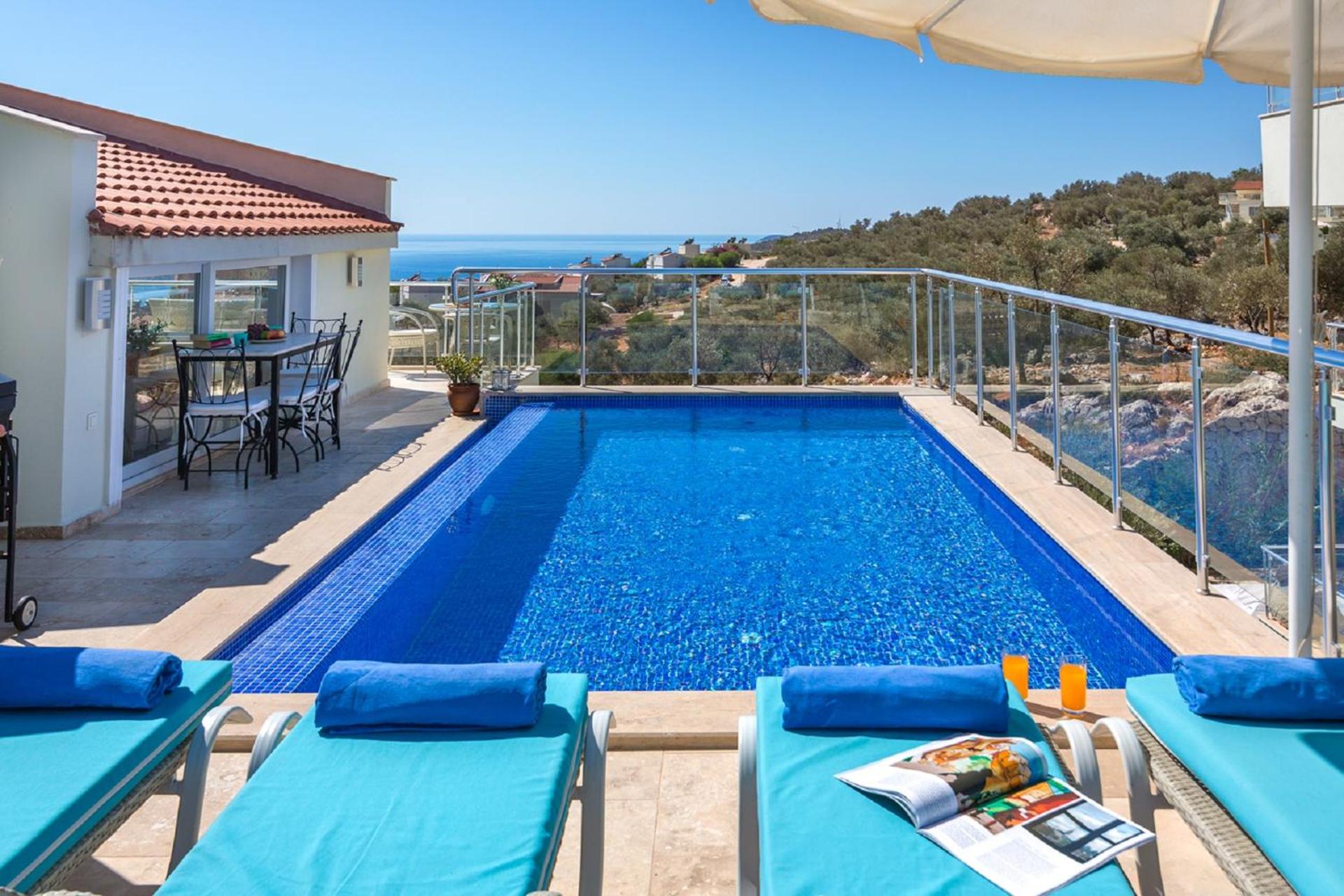 Dahlia Penthouse - Beautiful Luxurious Private Pool Fantastic Harbour Views view 3