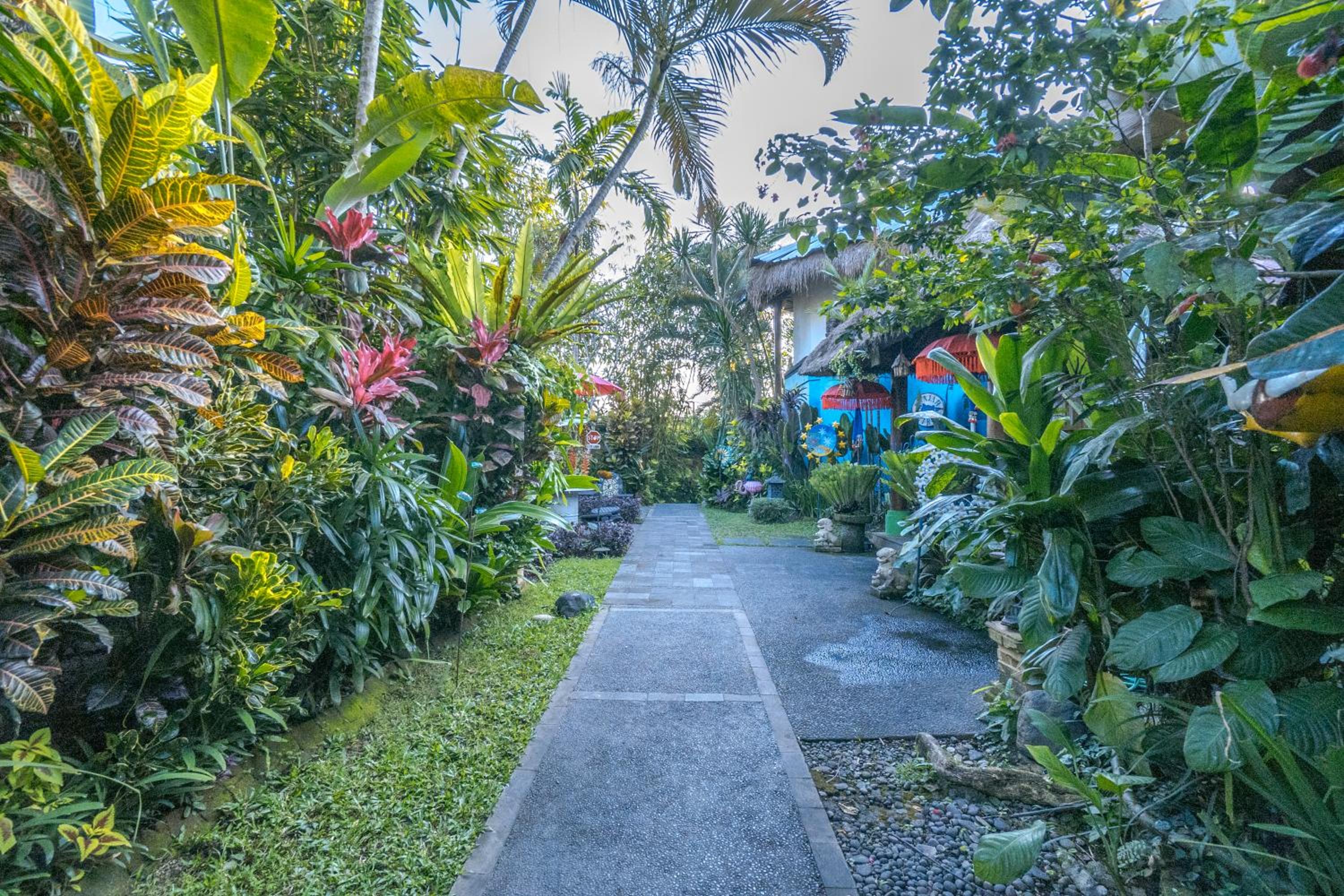 Gajah Biru Bungalows — photo 77