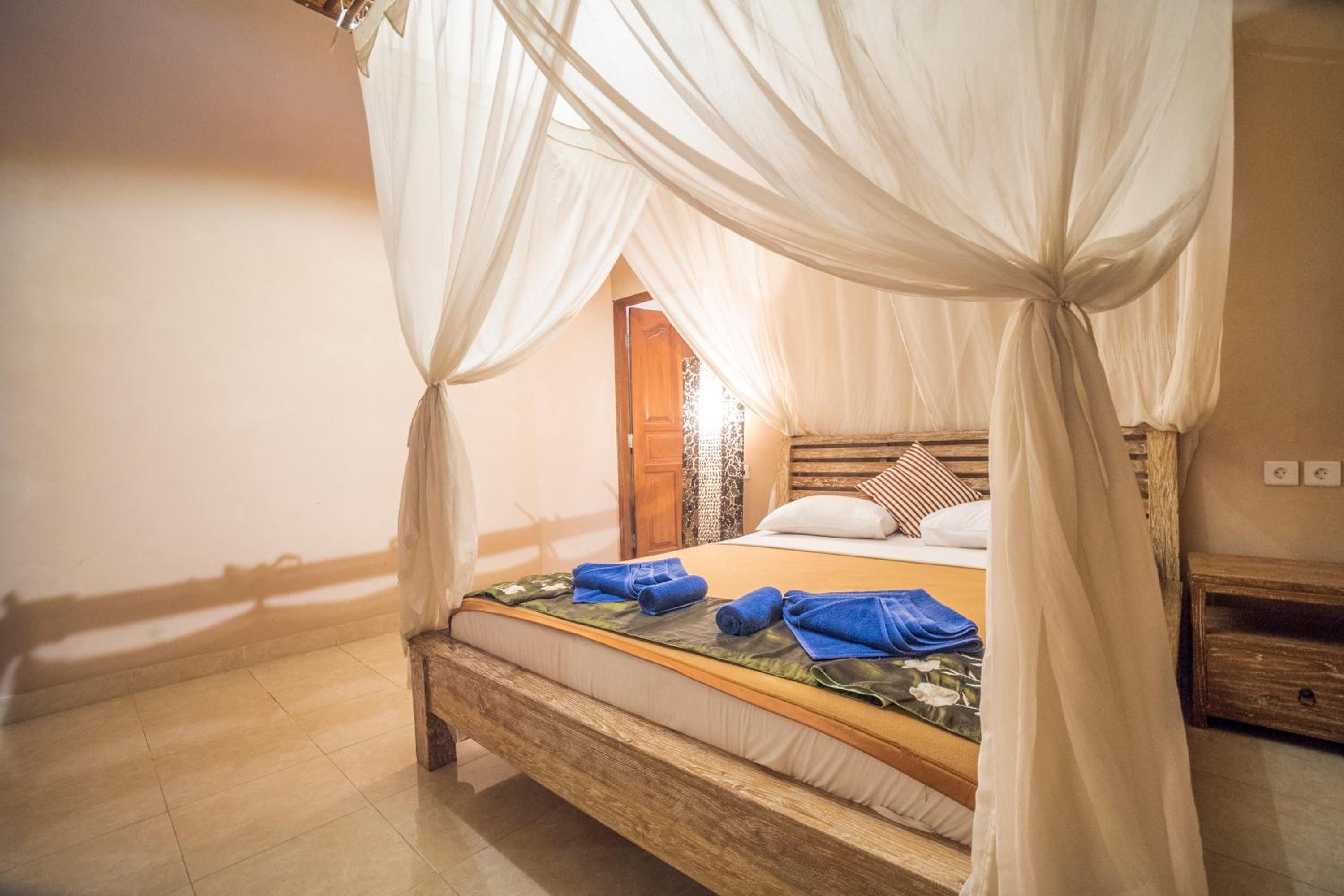 Gajah Biru Bungalows — photo 52