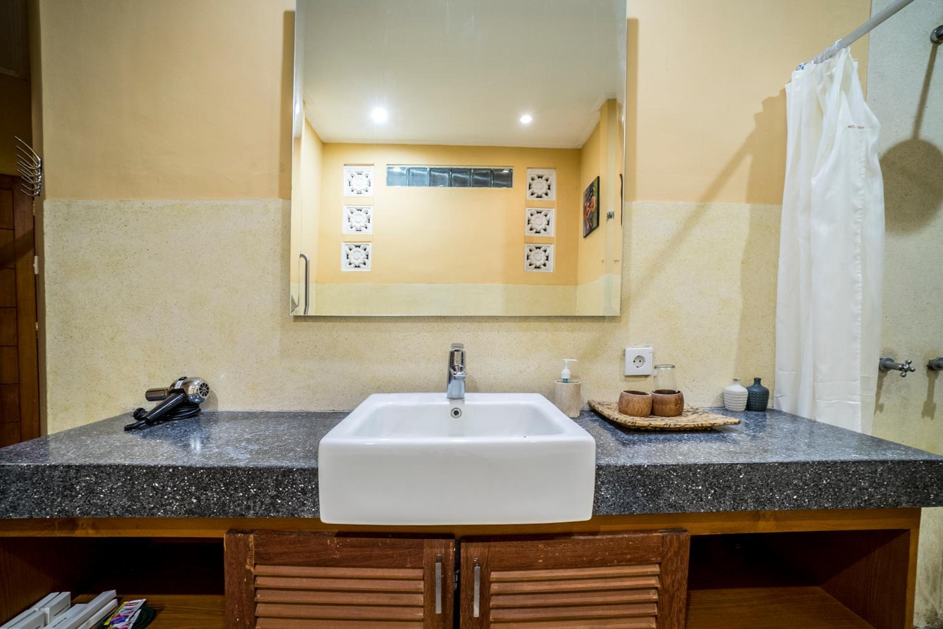 Gajah Biru Bungalows — photo 67