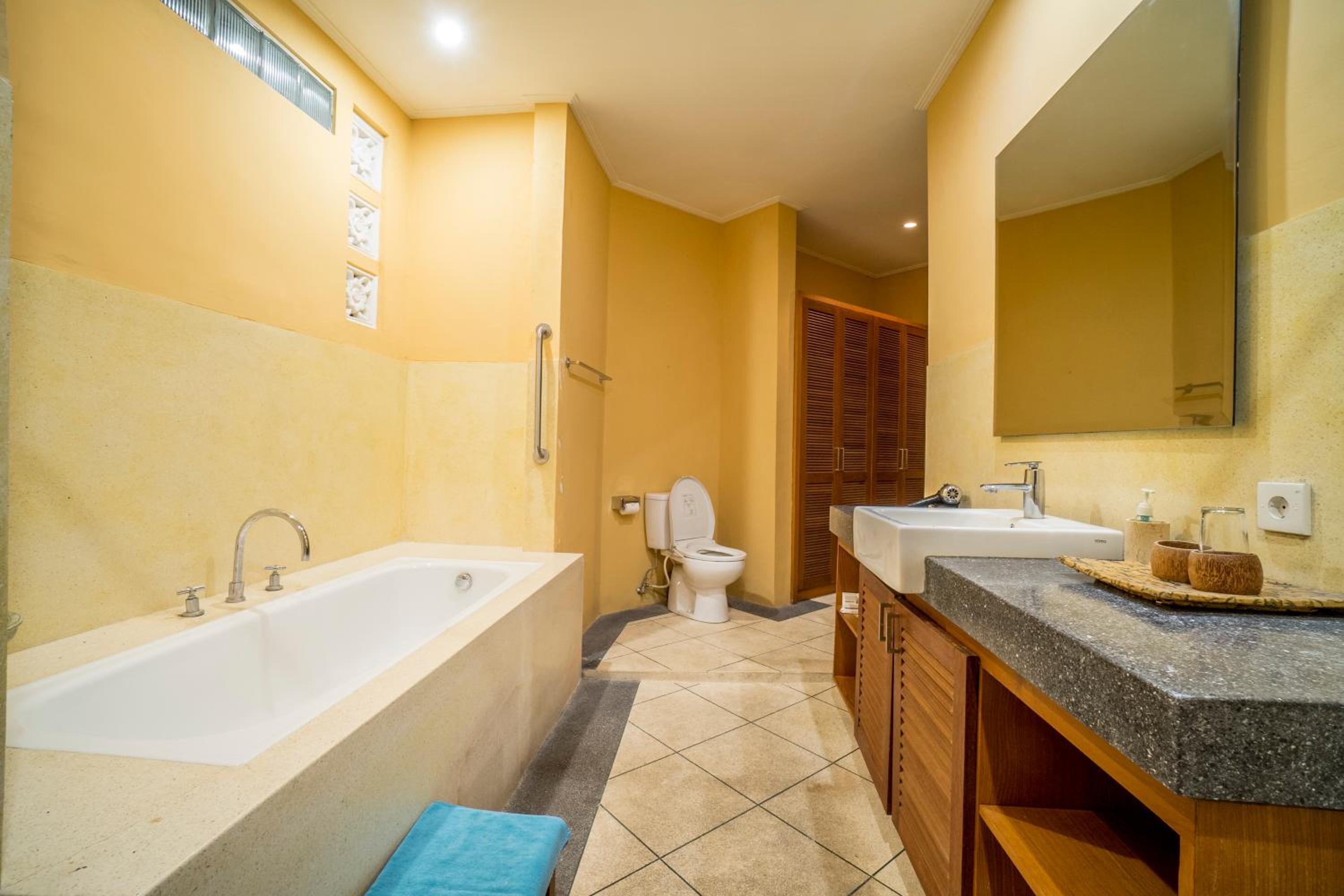 Gajah Biru Bungalows — photo 34