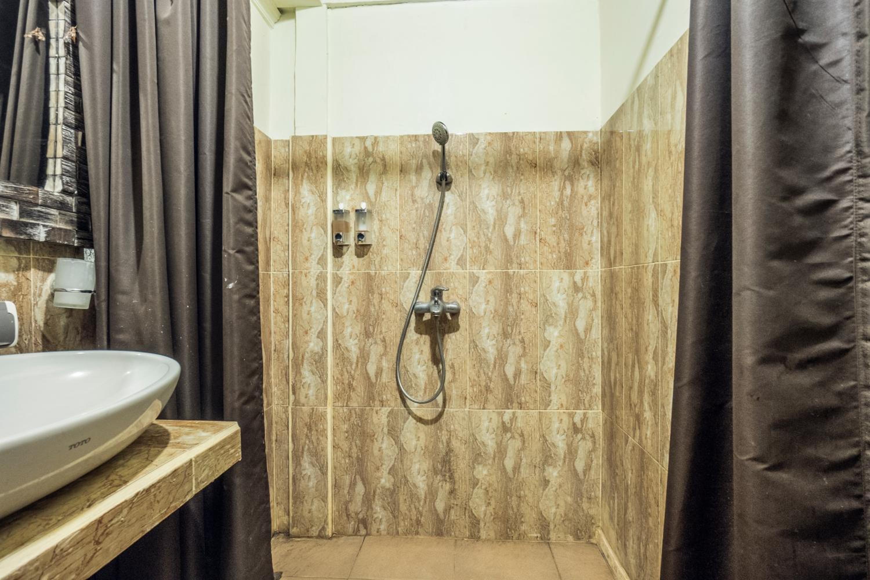 Gajah Biru Bungalows — photo 72
