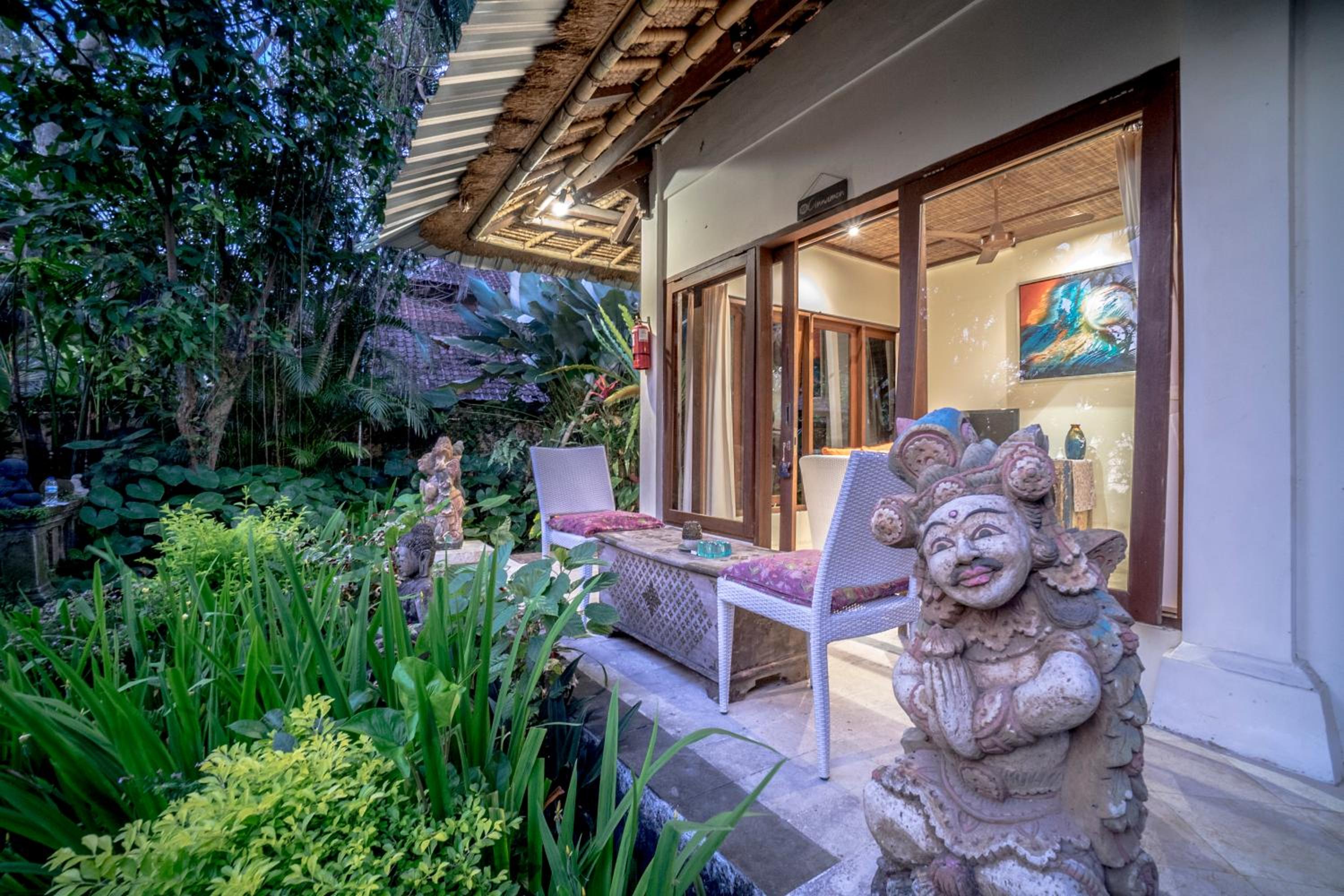 Gajah Biru Bungalows — photo 48
