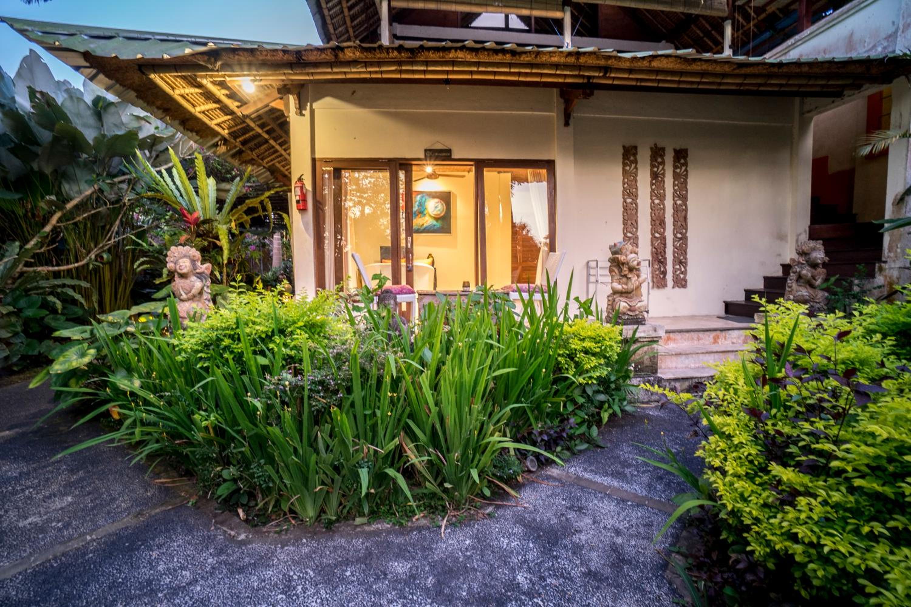 Gajah Biru Bungalows