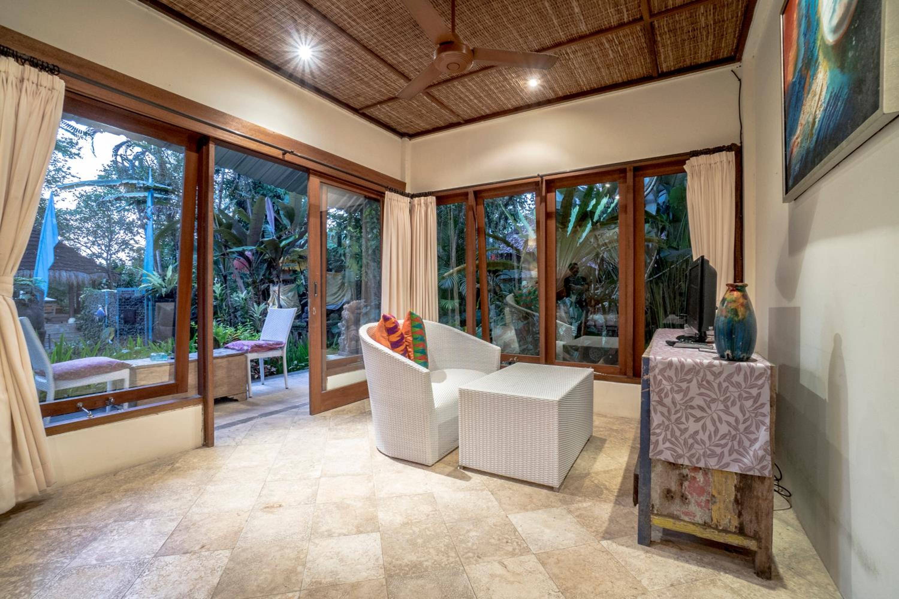 Gajah Biru Bungalows — photo 75