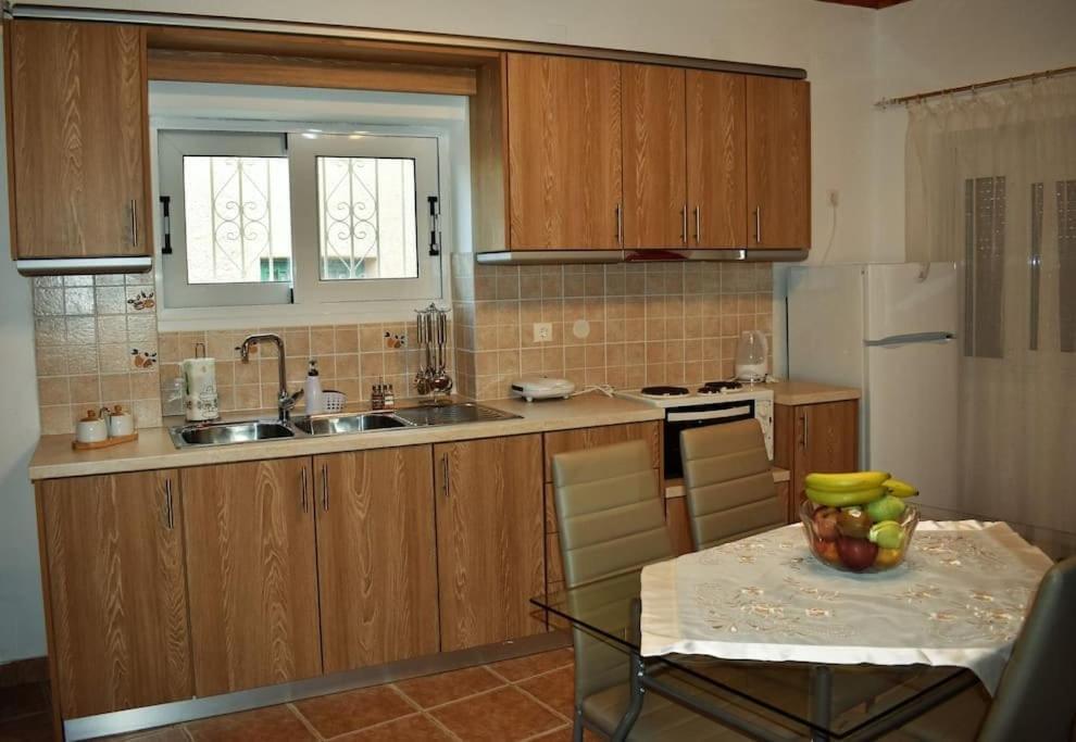 GIANNOYLAS HOYSE{PIGADI] view 5