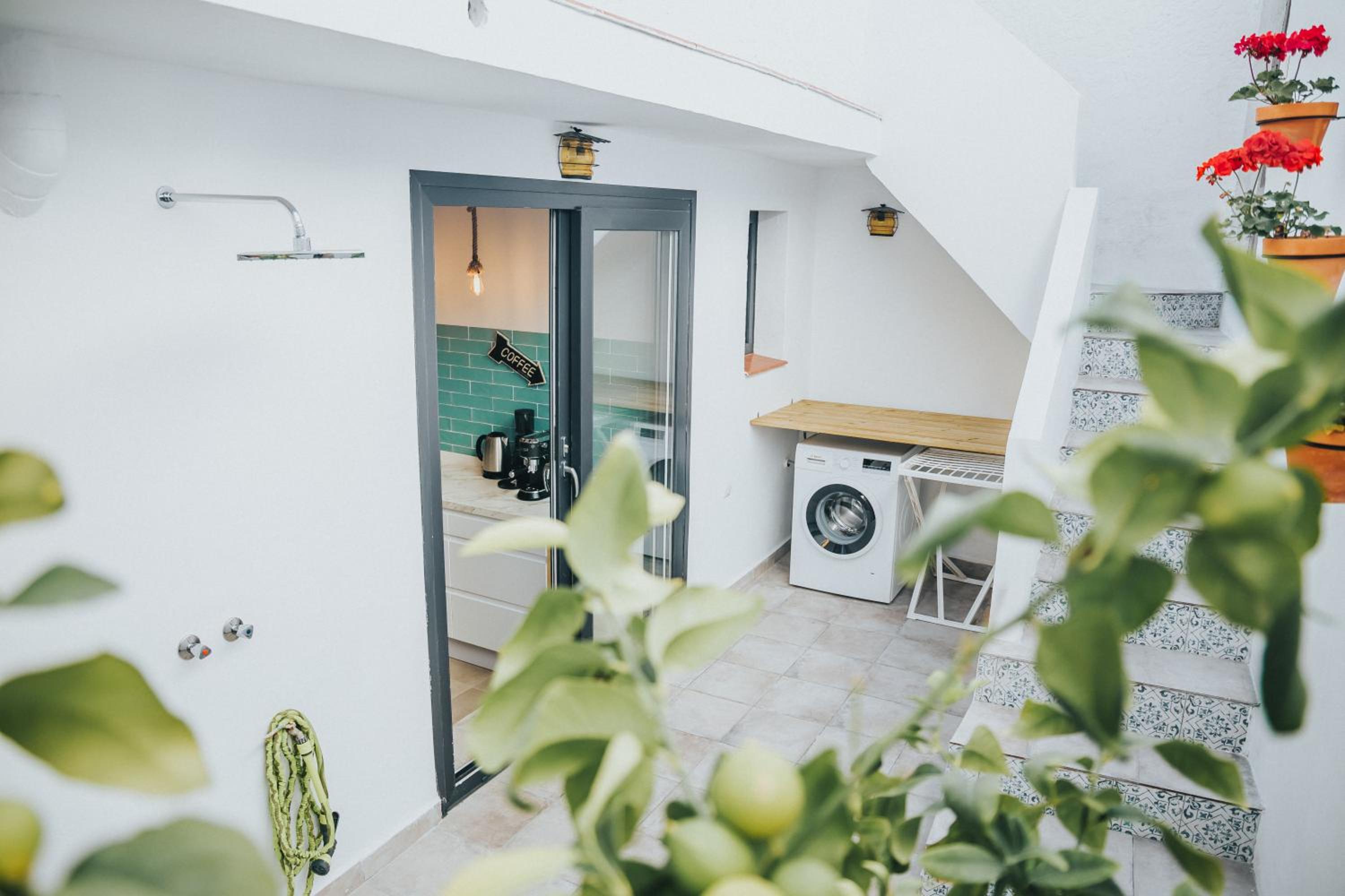 Malaga Beach House, 2 city bikes, 2 children's bikes, WiFi, BIG terrace, BBQ, Family, Childfriendly