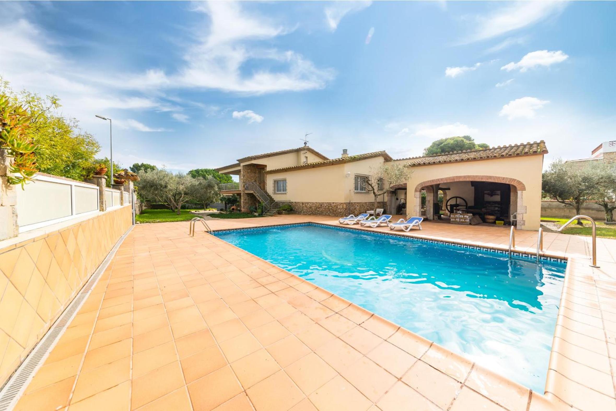 Hotel Villa Nuria - Image 1