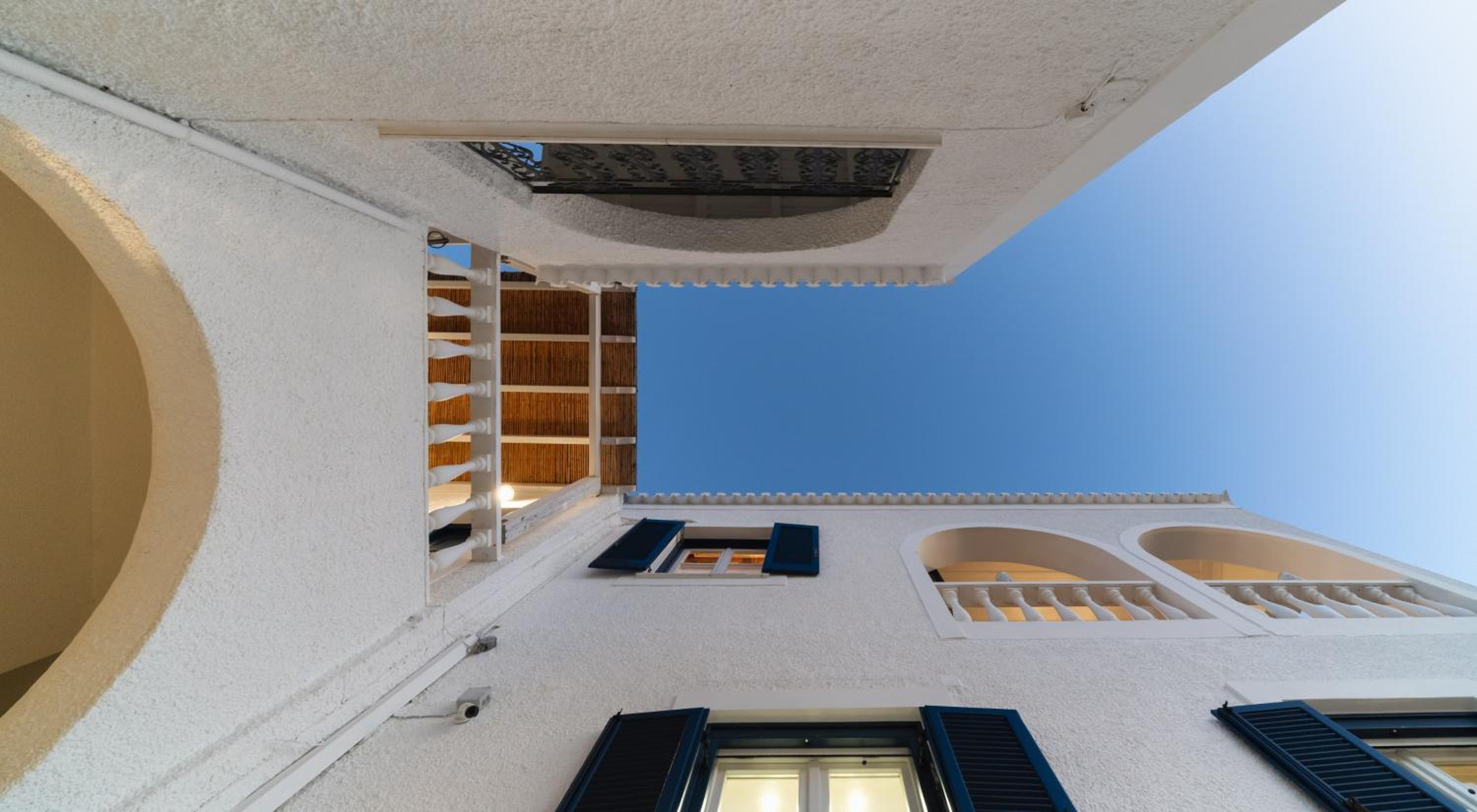 Hotel Porto Vecchio Luxury Suites - Image 1