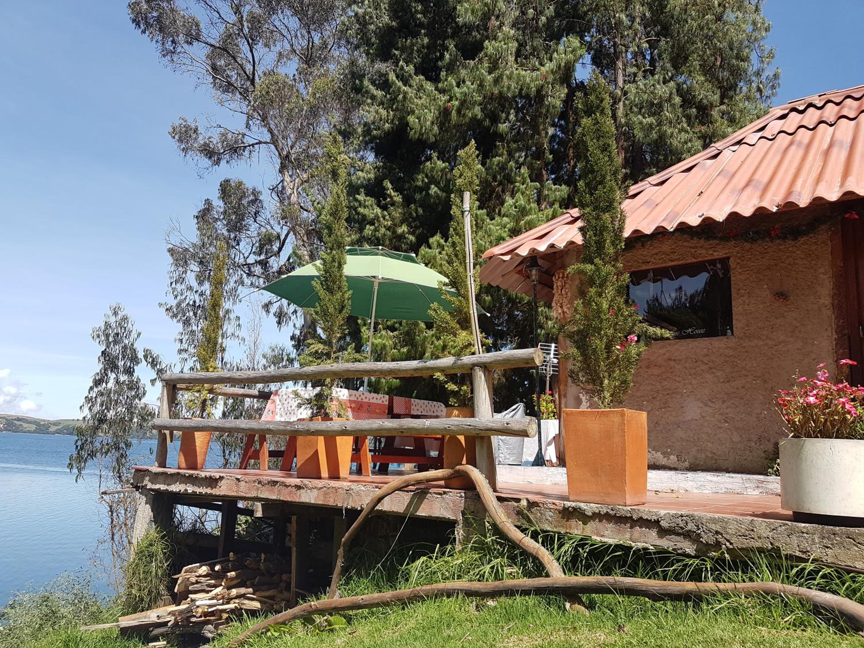 Cabañas Yukatan Lago de Tota view 2