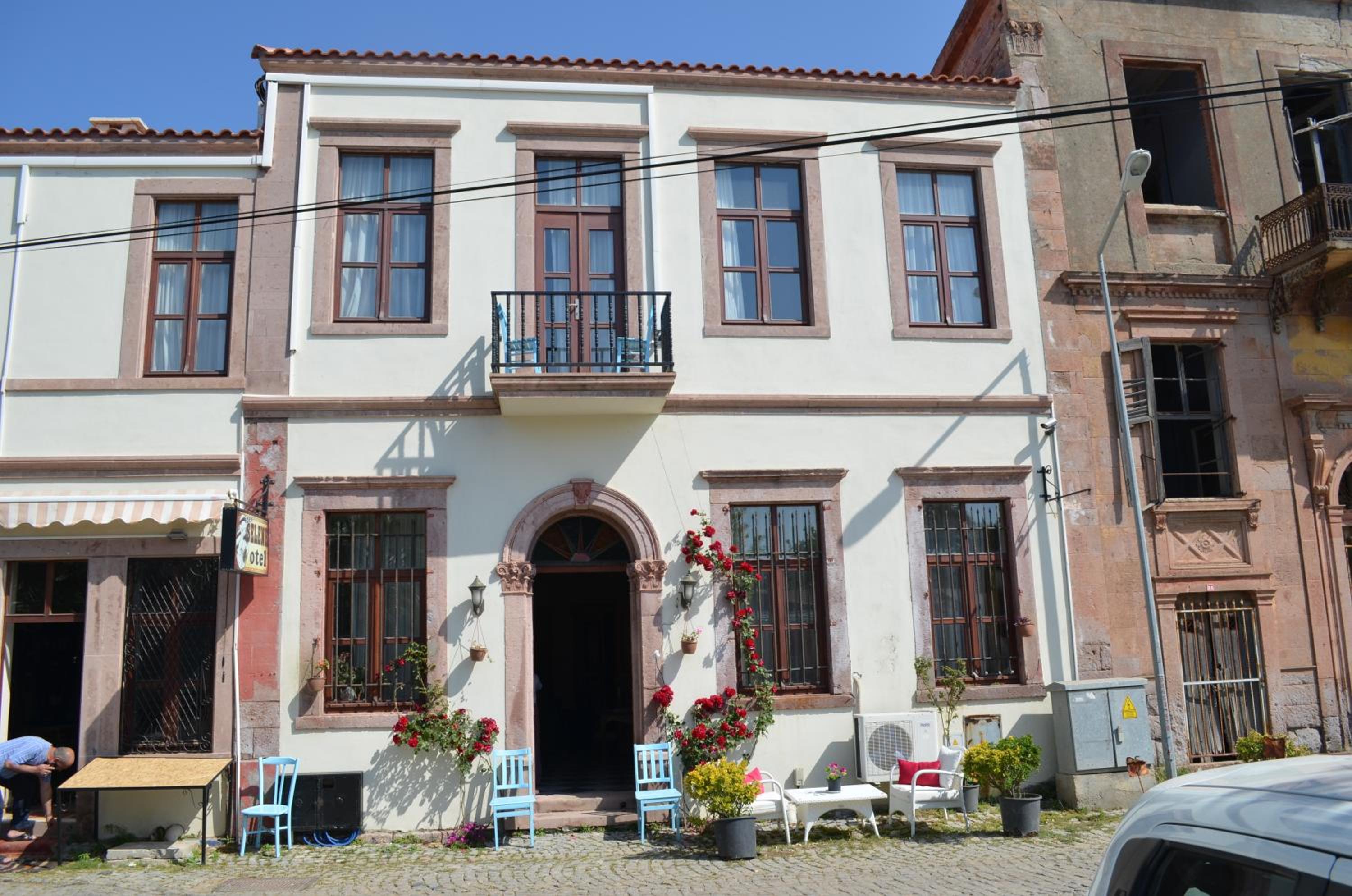 Hotel Eden Selene Hotel - Image 1