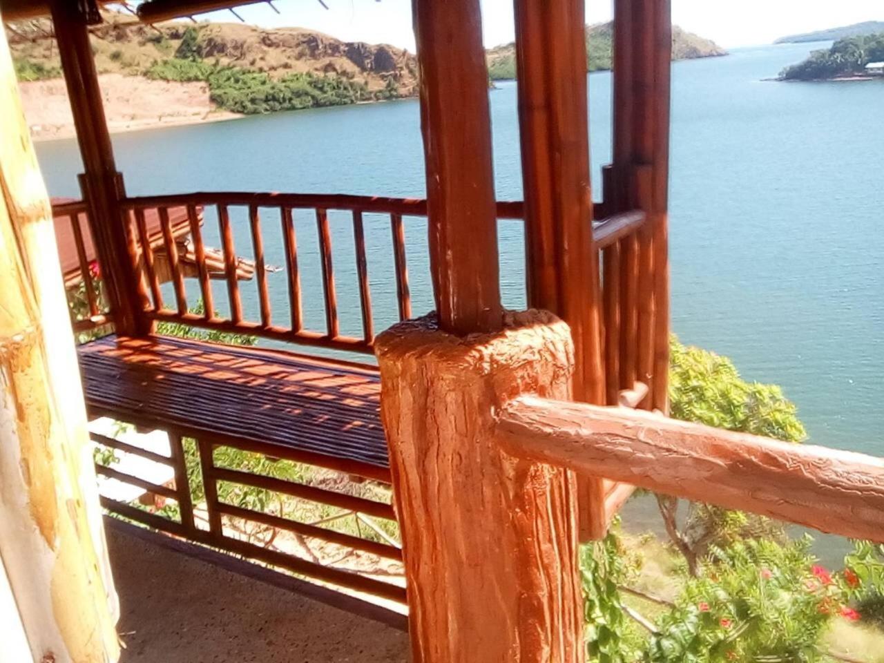 Borac Bay Bungalows Hotel and Resort