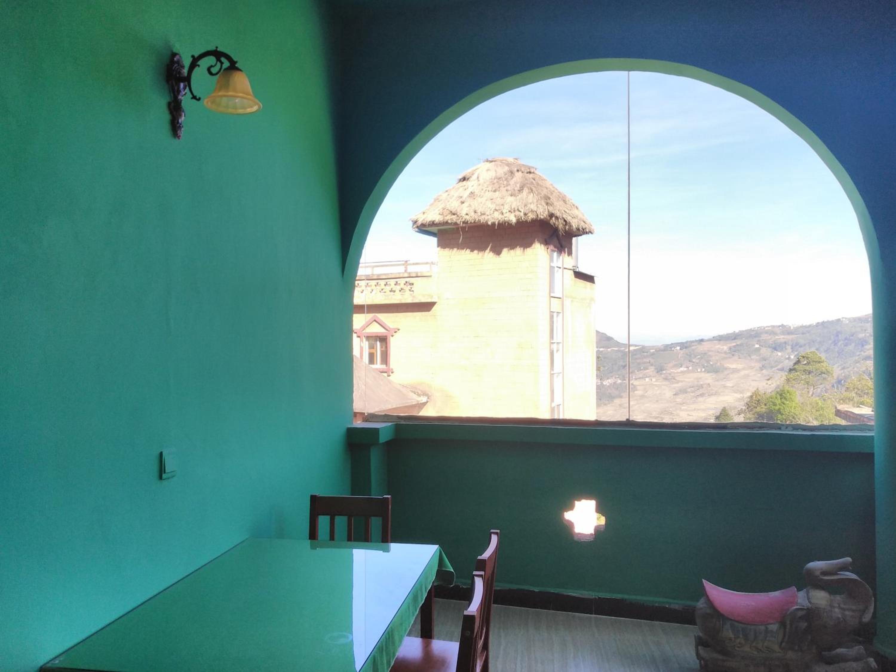 Yuanyang Flower and Horse Inn