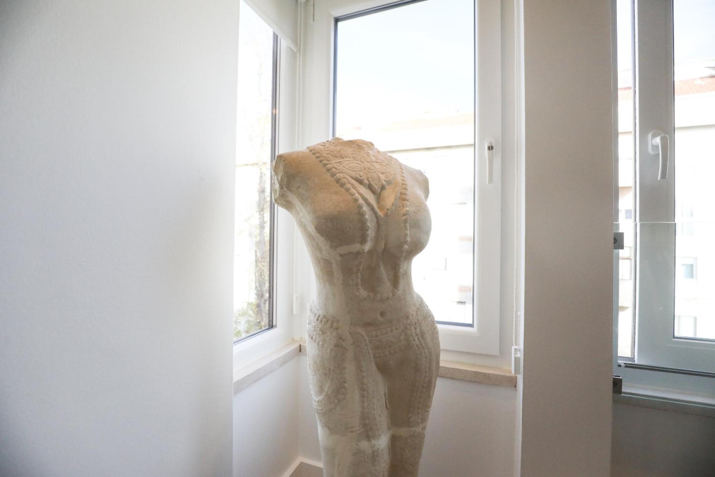 Central Lisbon Luxury Apartment view 5