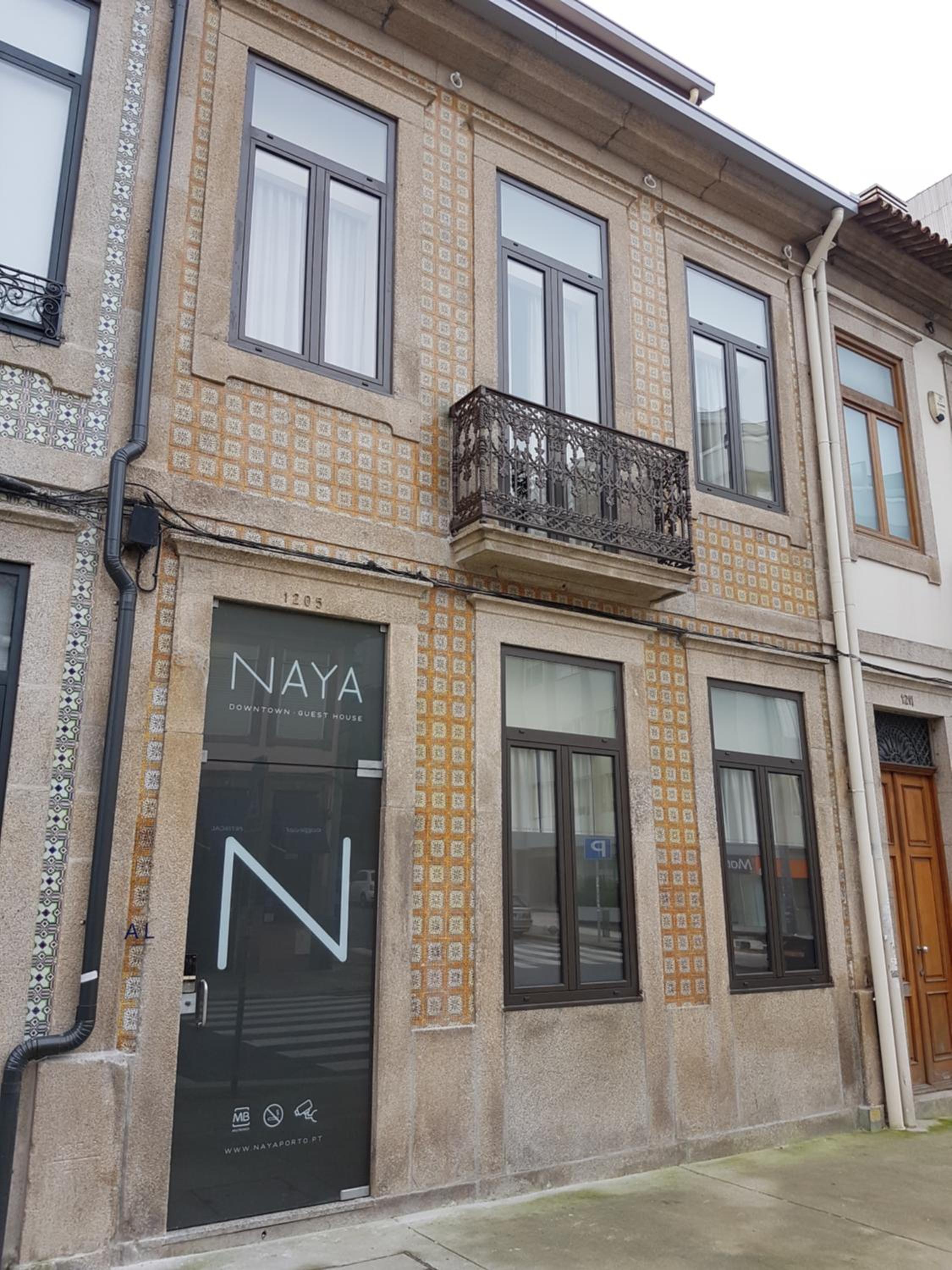 Naya-Downtown Guesthouse — photo 39