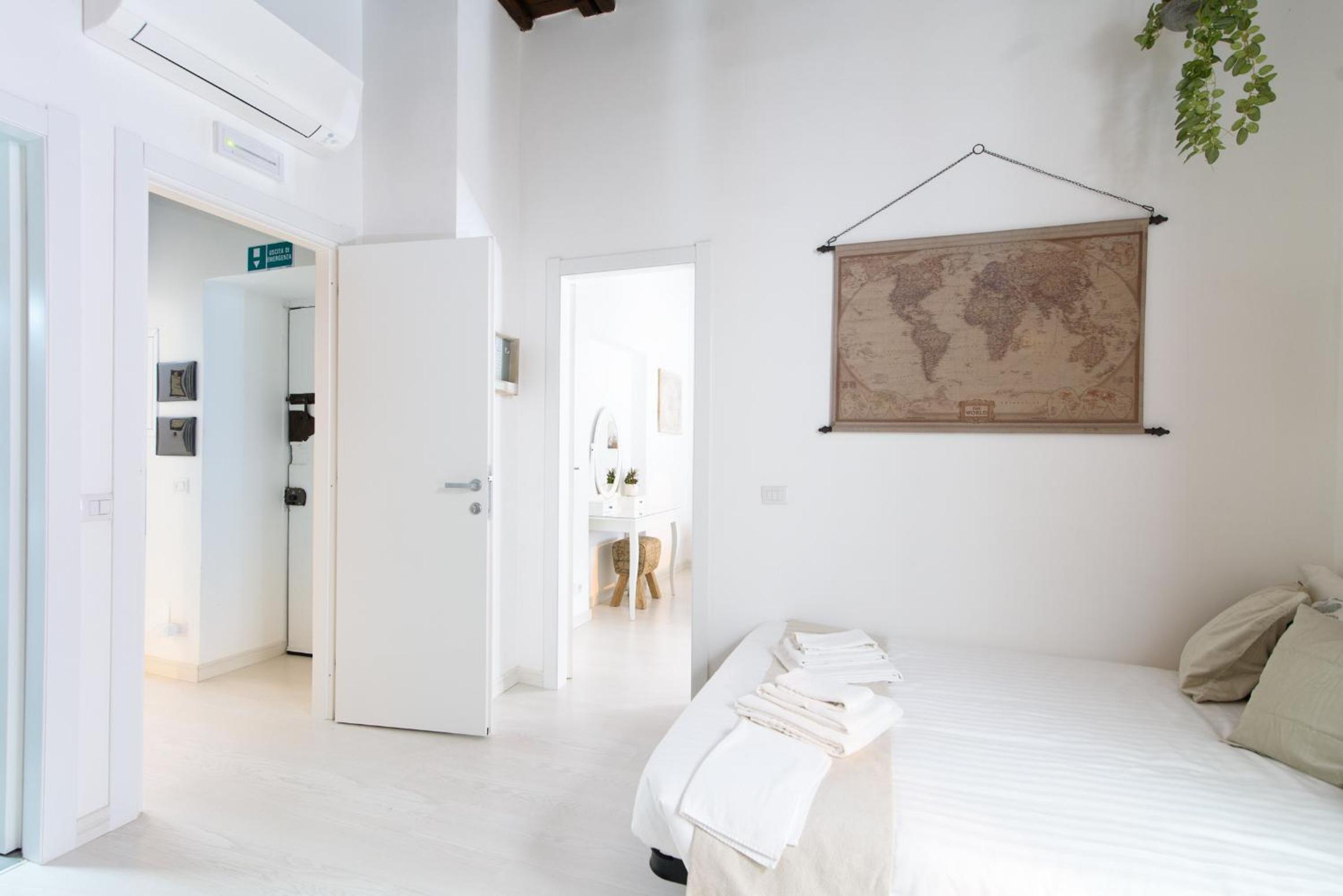 White Ostilia Apartments