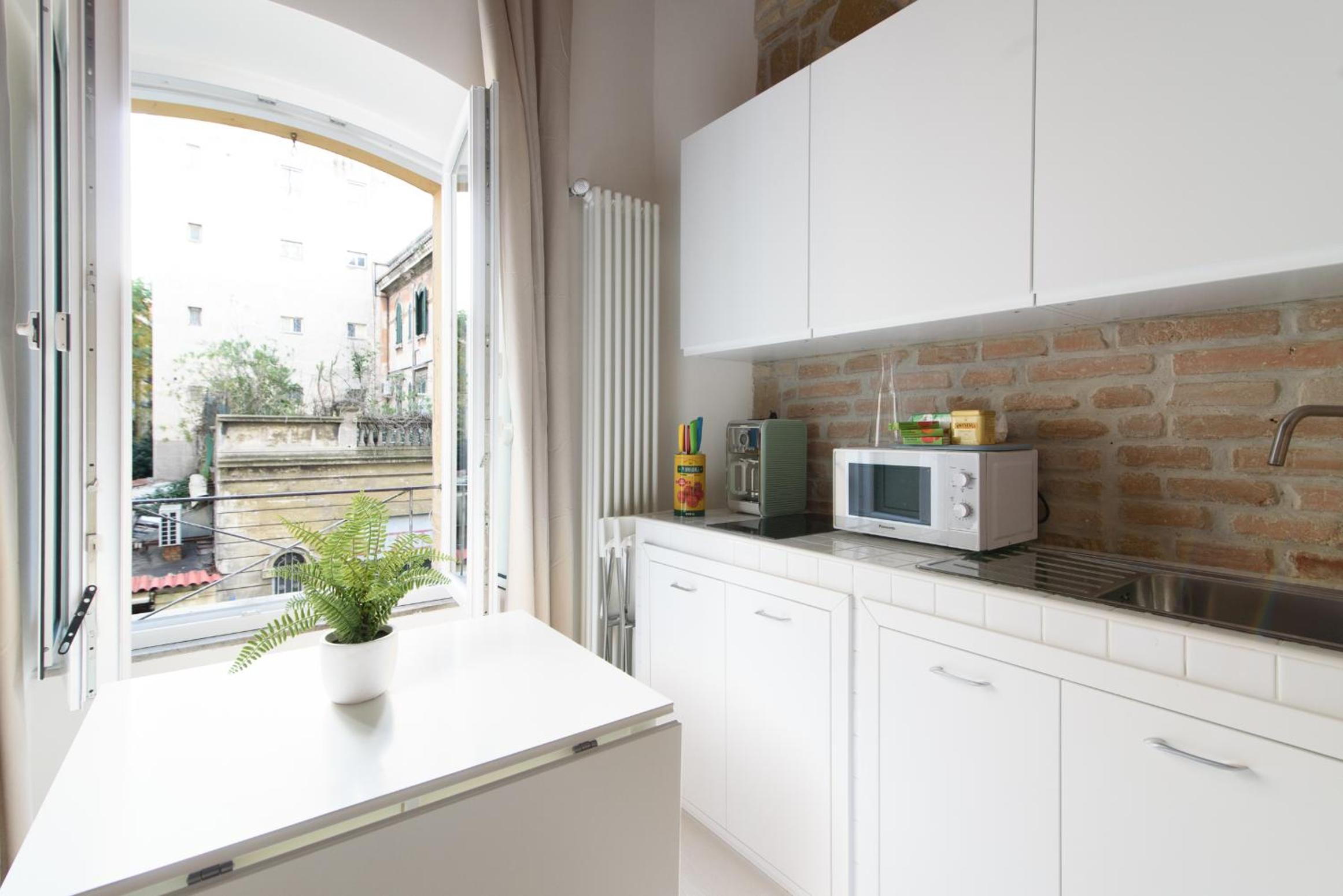 White Ostilia Apartments