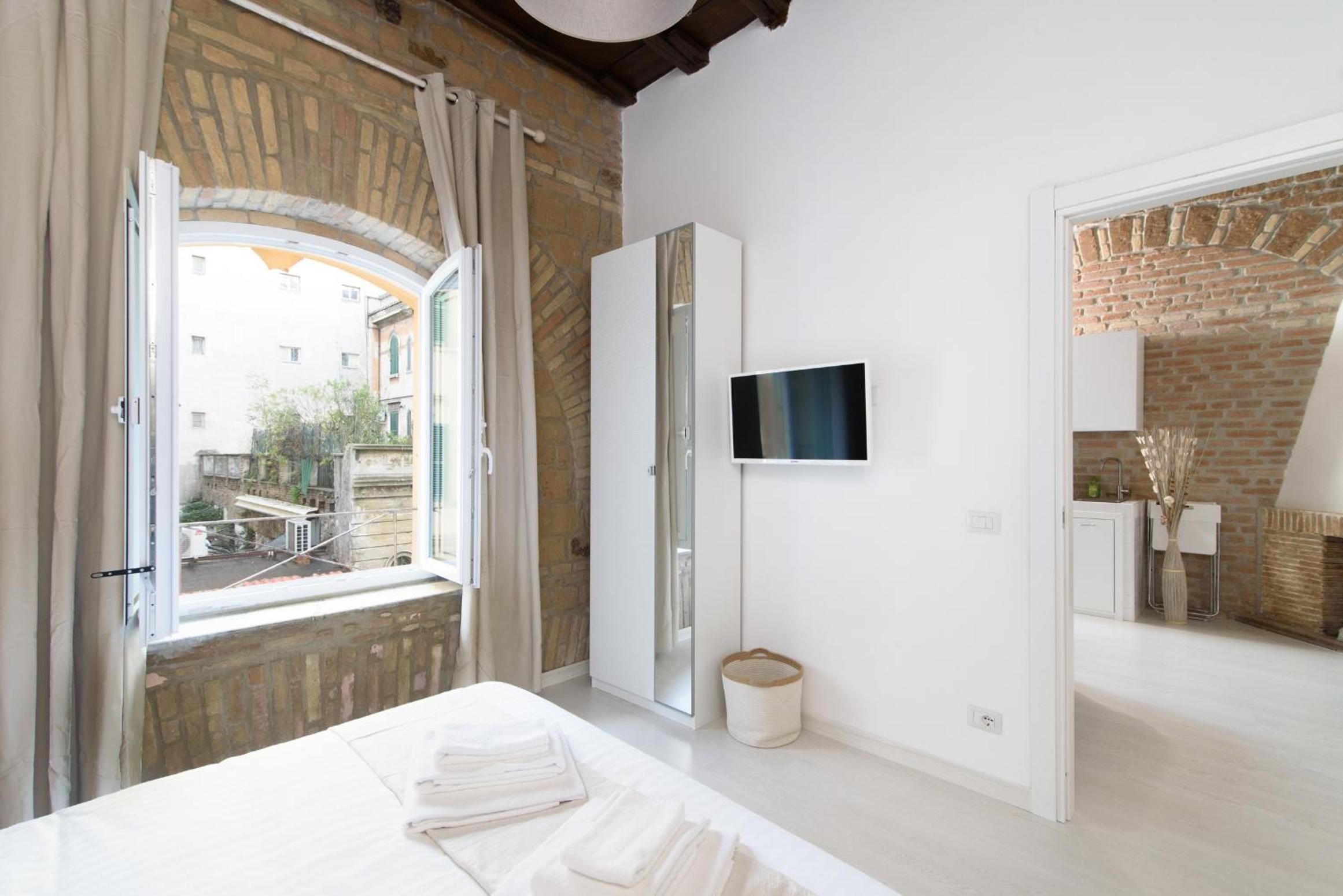 White Ostilia Apartments