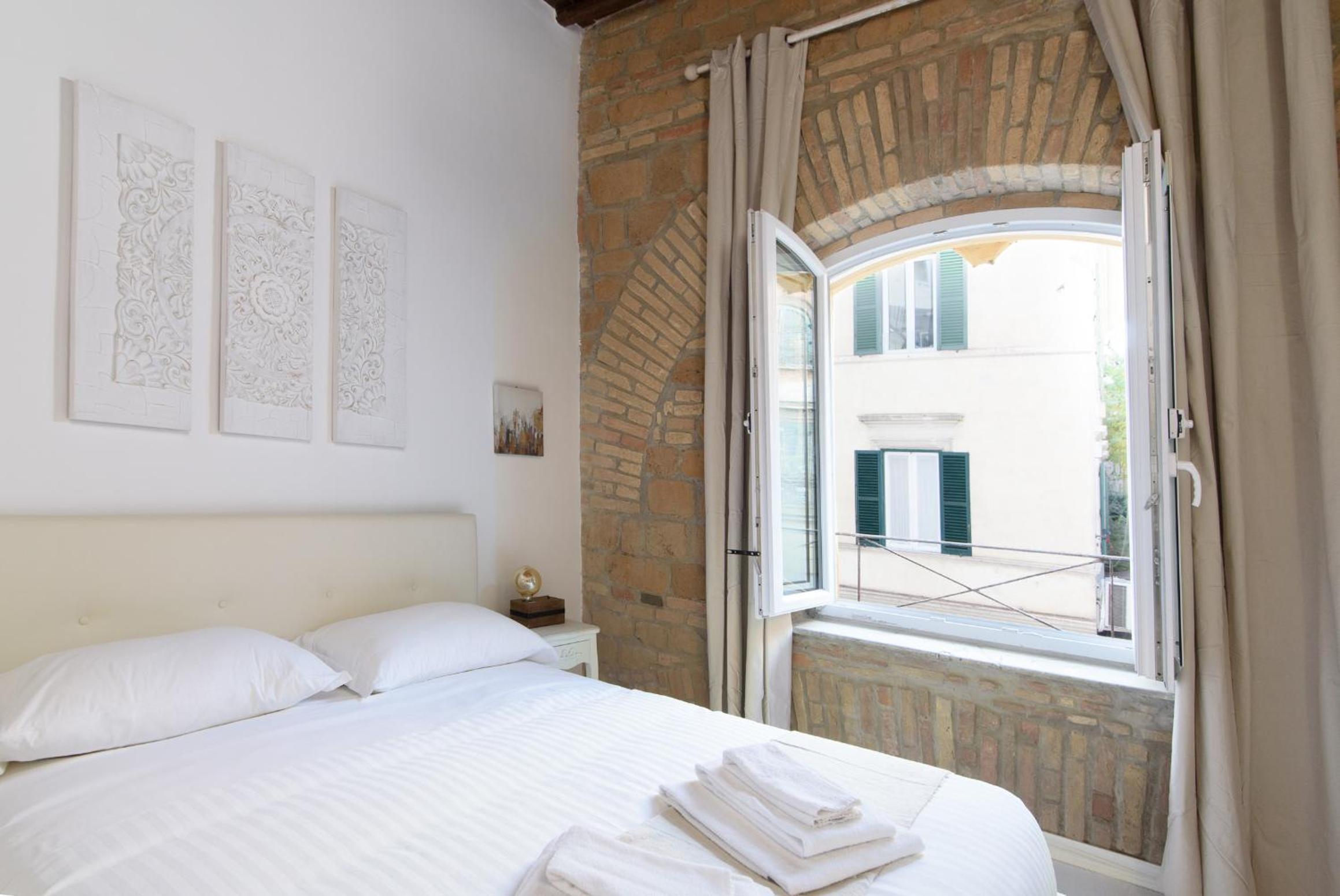 White Ostilia Apartments