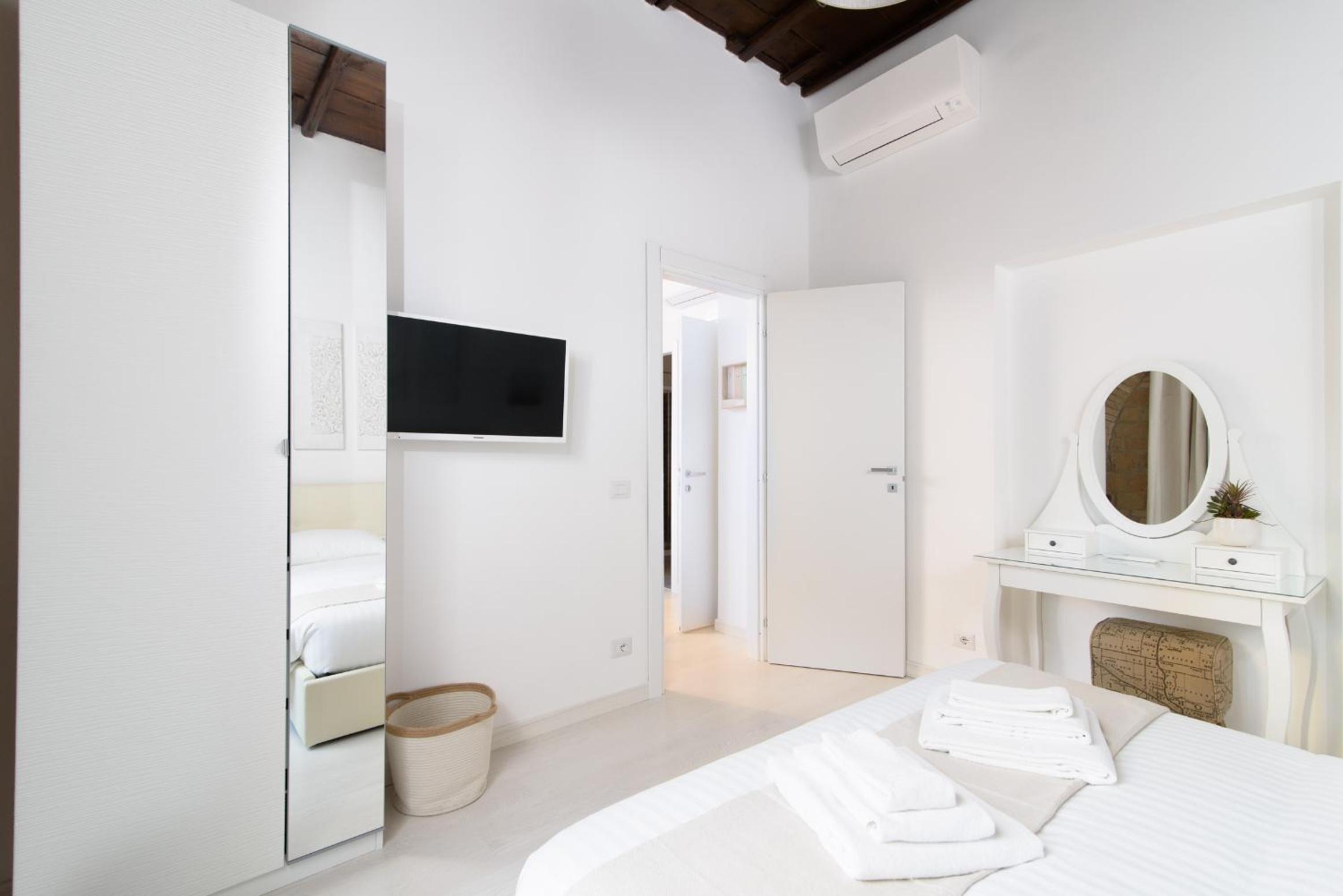 White Ostilia Apartments