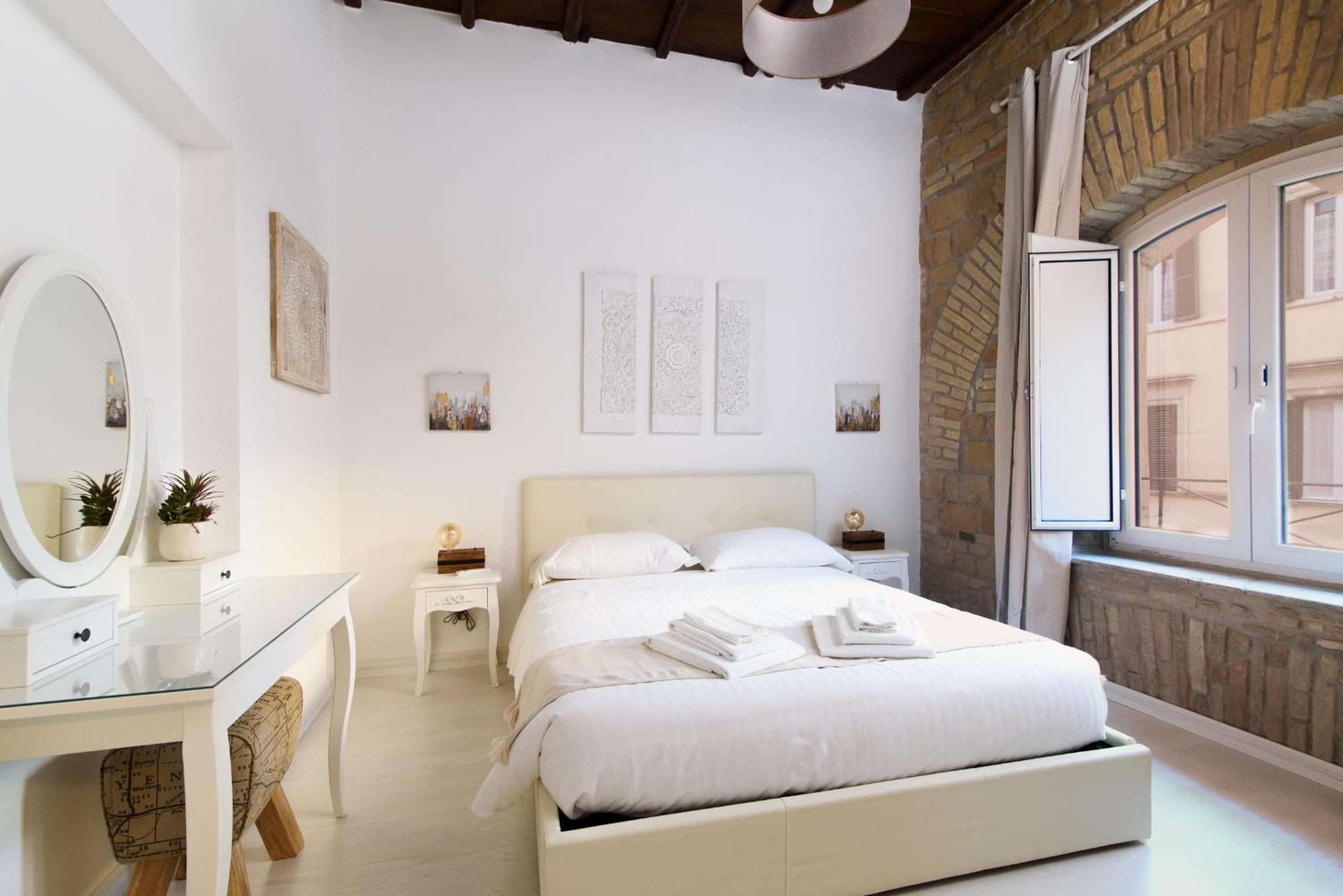 White Ostilia Apartments