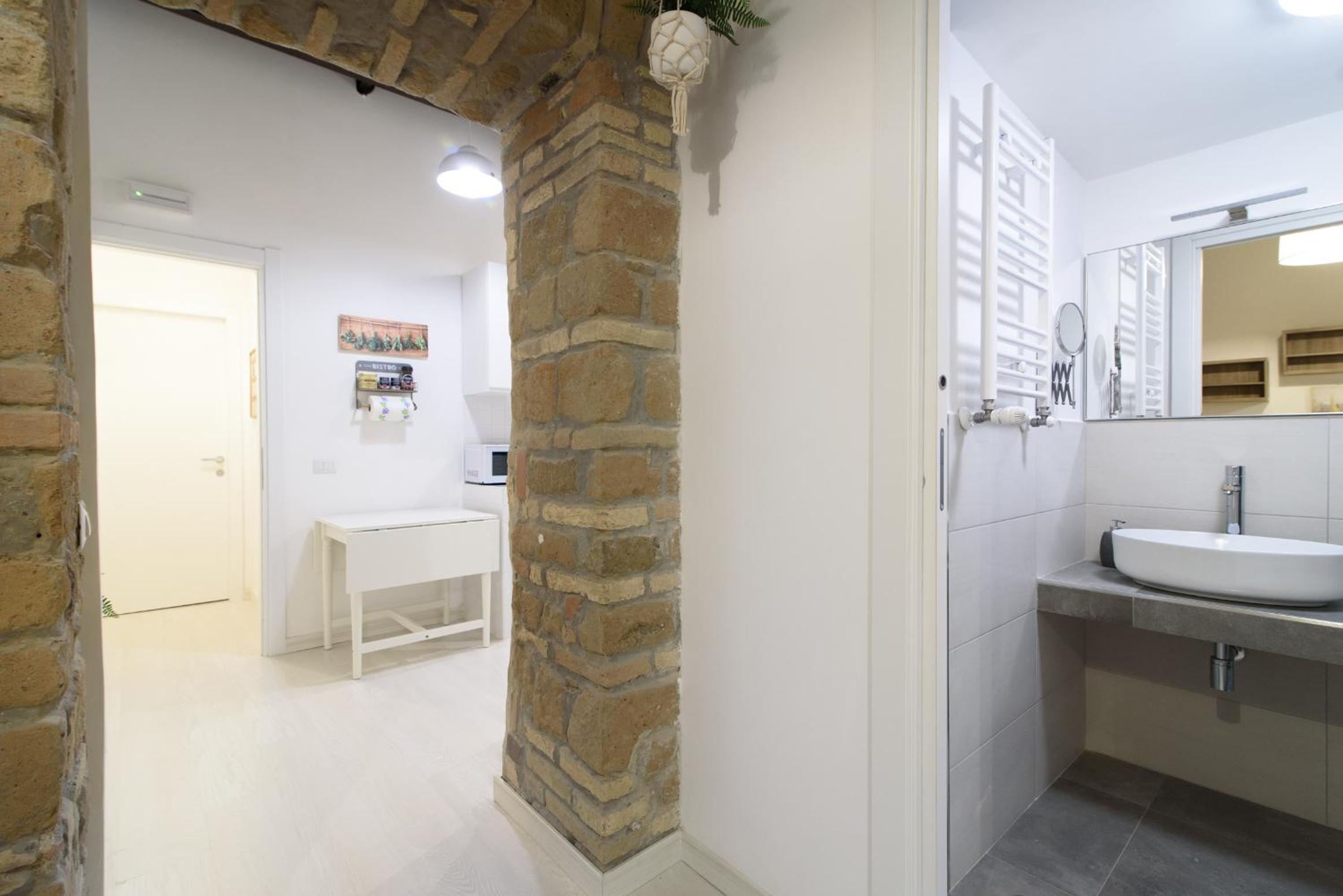 White Ostilia Apartments