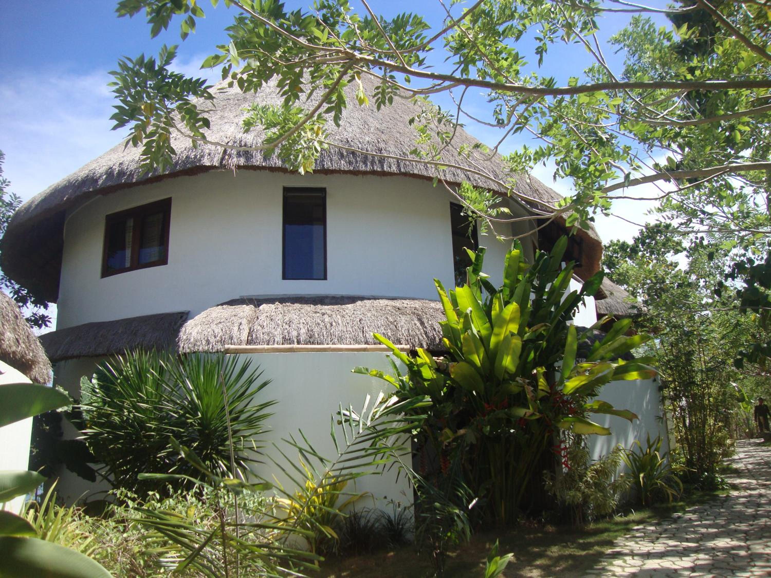 Amun Ini Beach Resort & Spa