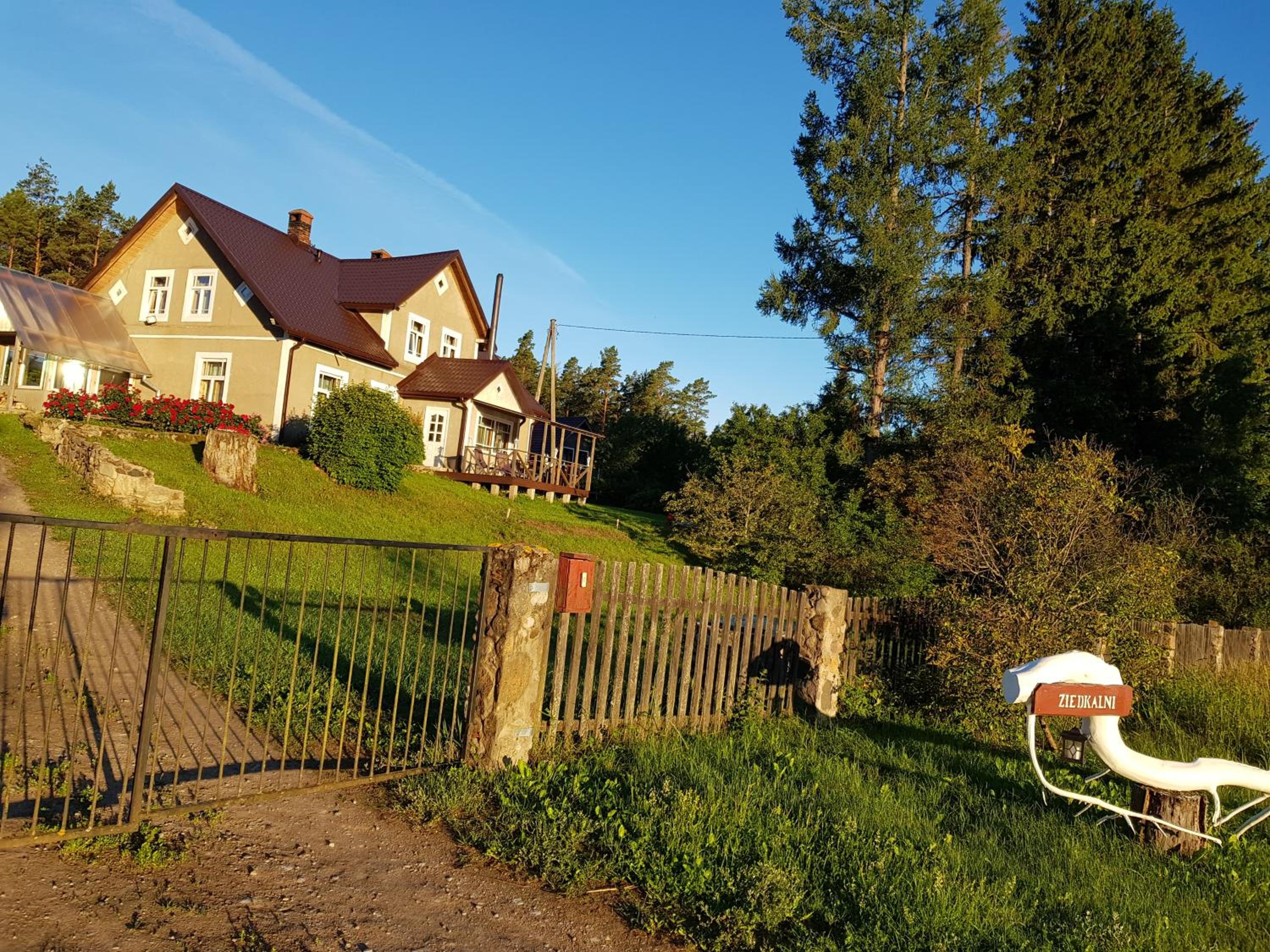 Guest House Ziedkalni