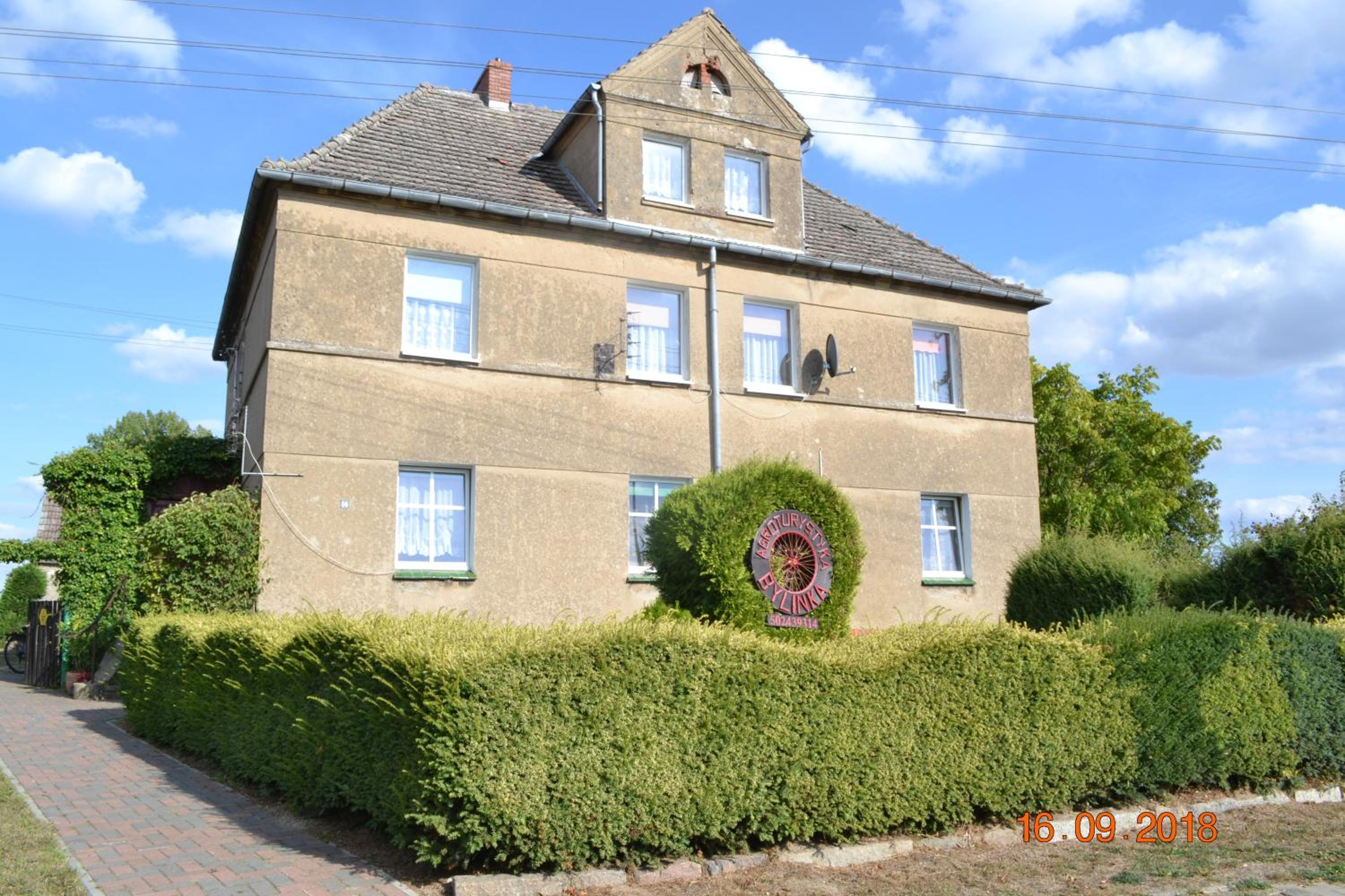 Photo 6