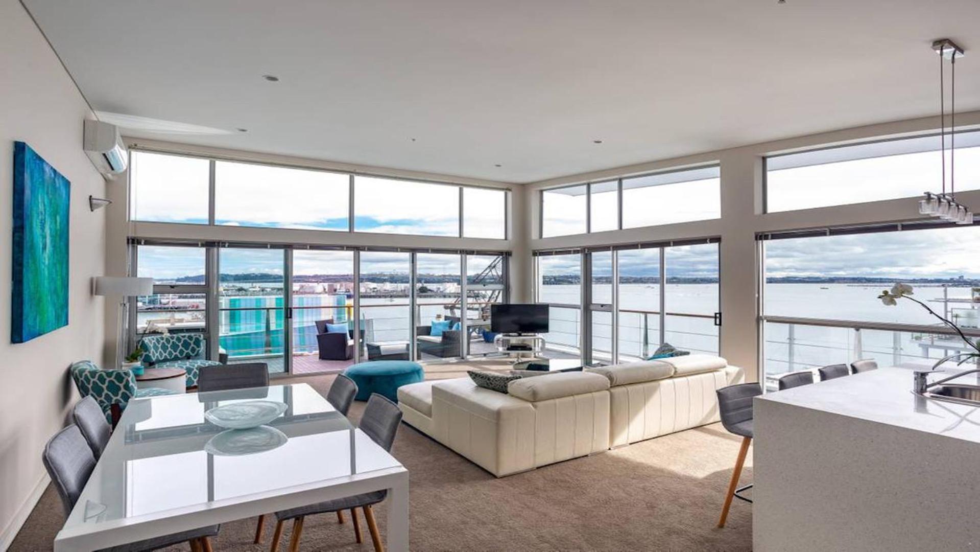 Princes Wharf's truly stunning North-West Loft view 2