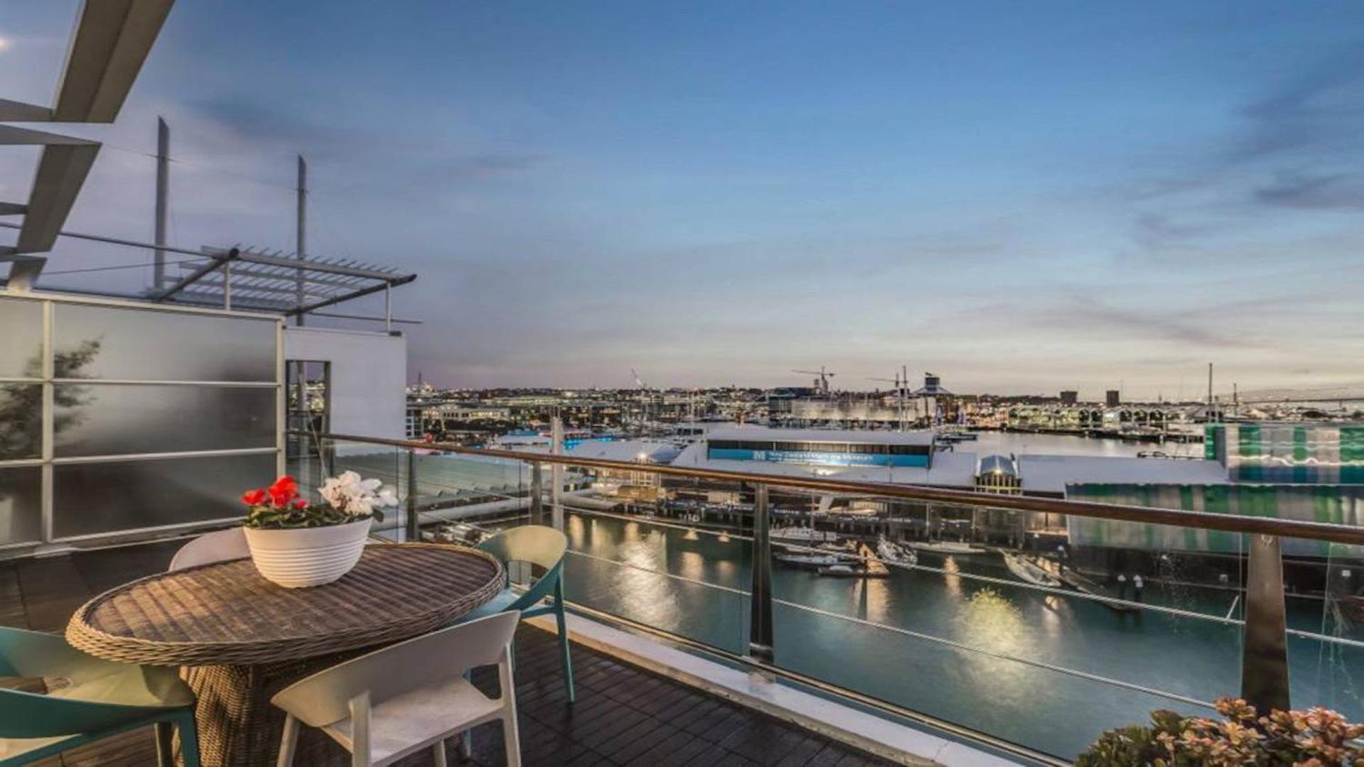 Princes Wharf's truly stunning North-West Loft view 5