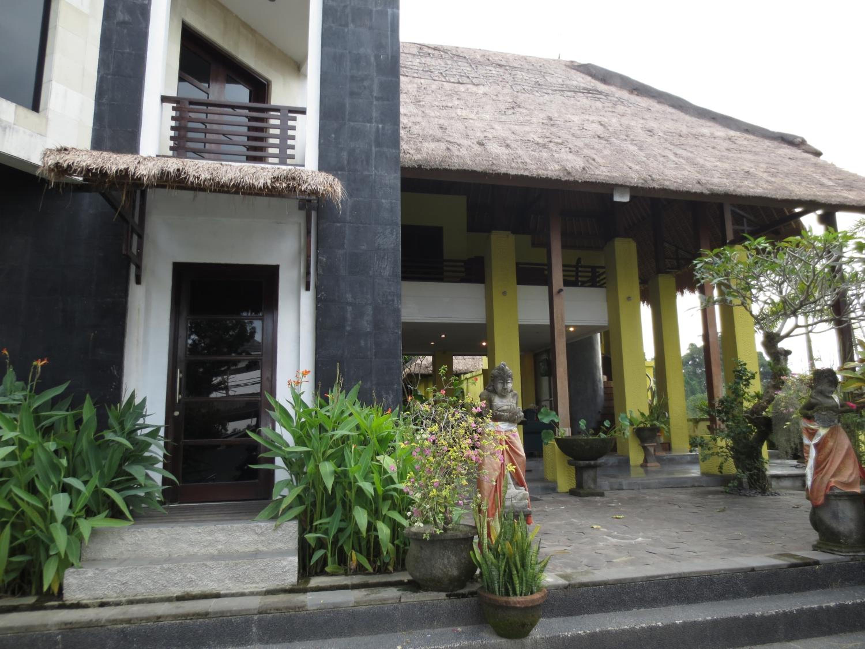 Anini Raka Ubud