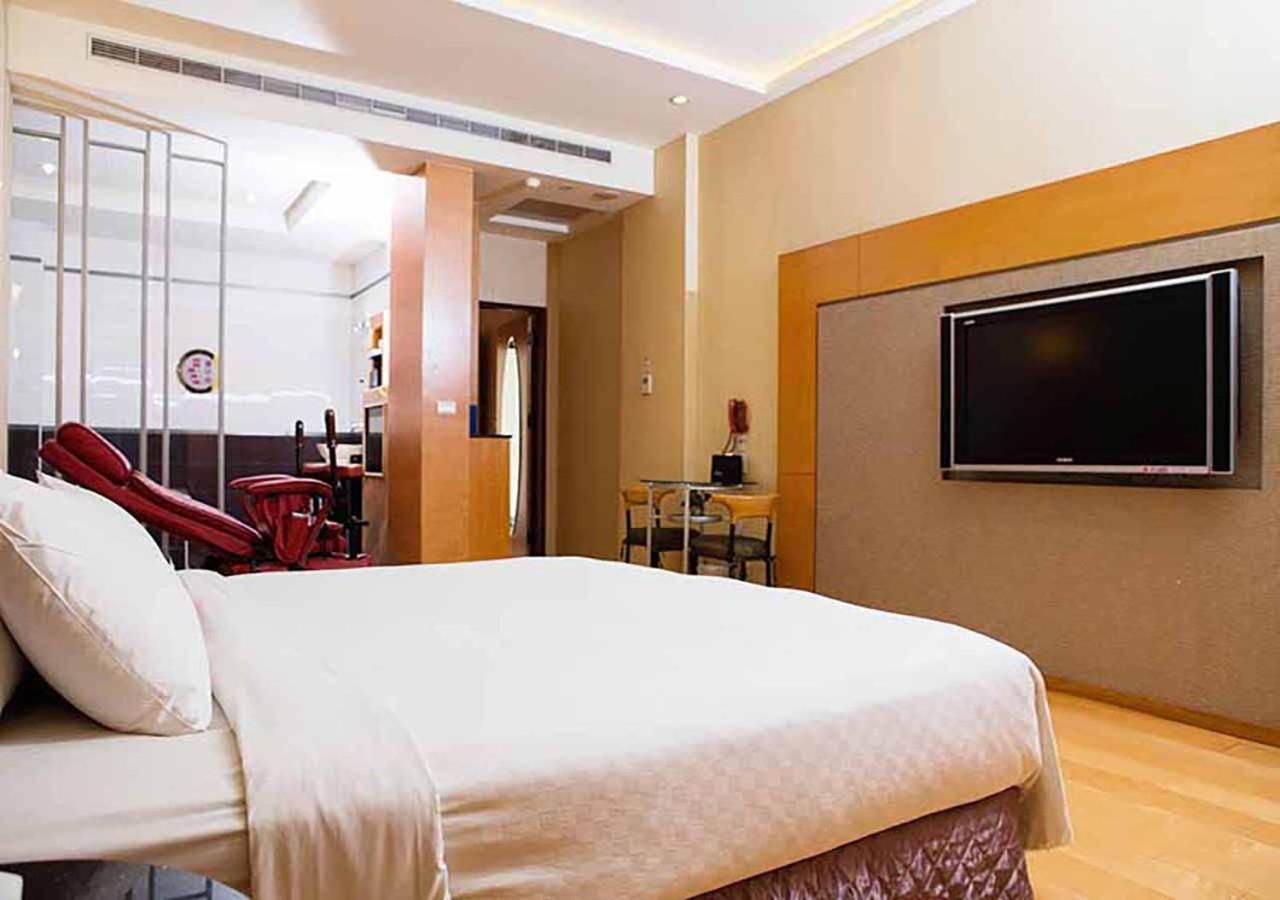 Royal Group Motel Chien Kuo Branch view 5
