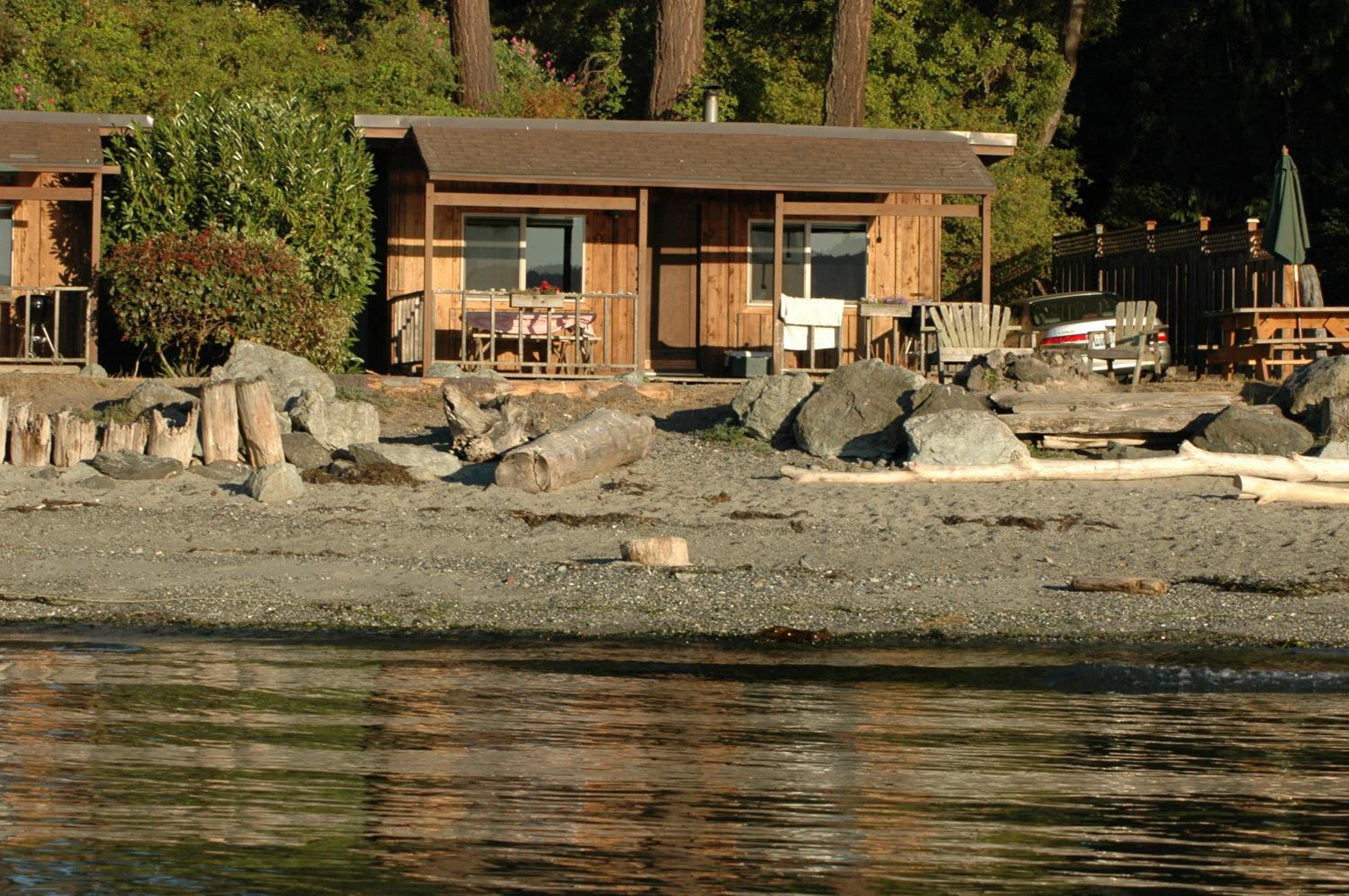 Hotel West Beach Resort