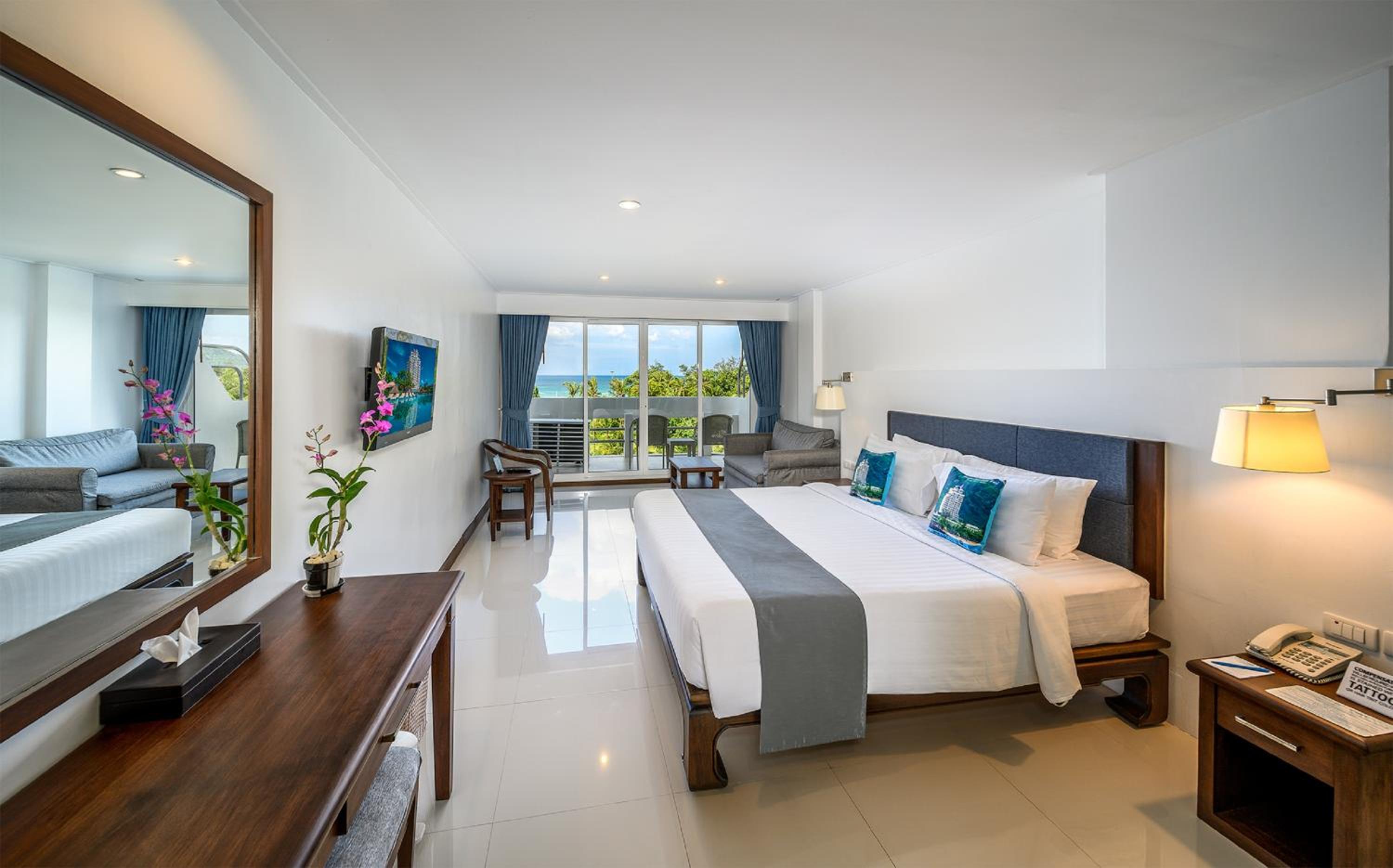 Andaman Beach Suites Hotel, Patong Phuket — photo 43
