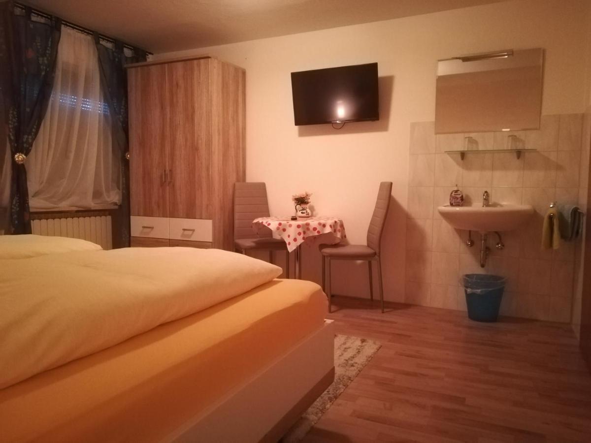 Photo 43