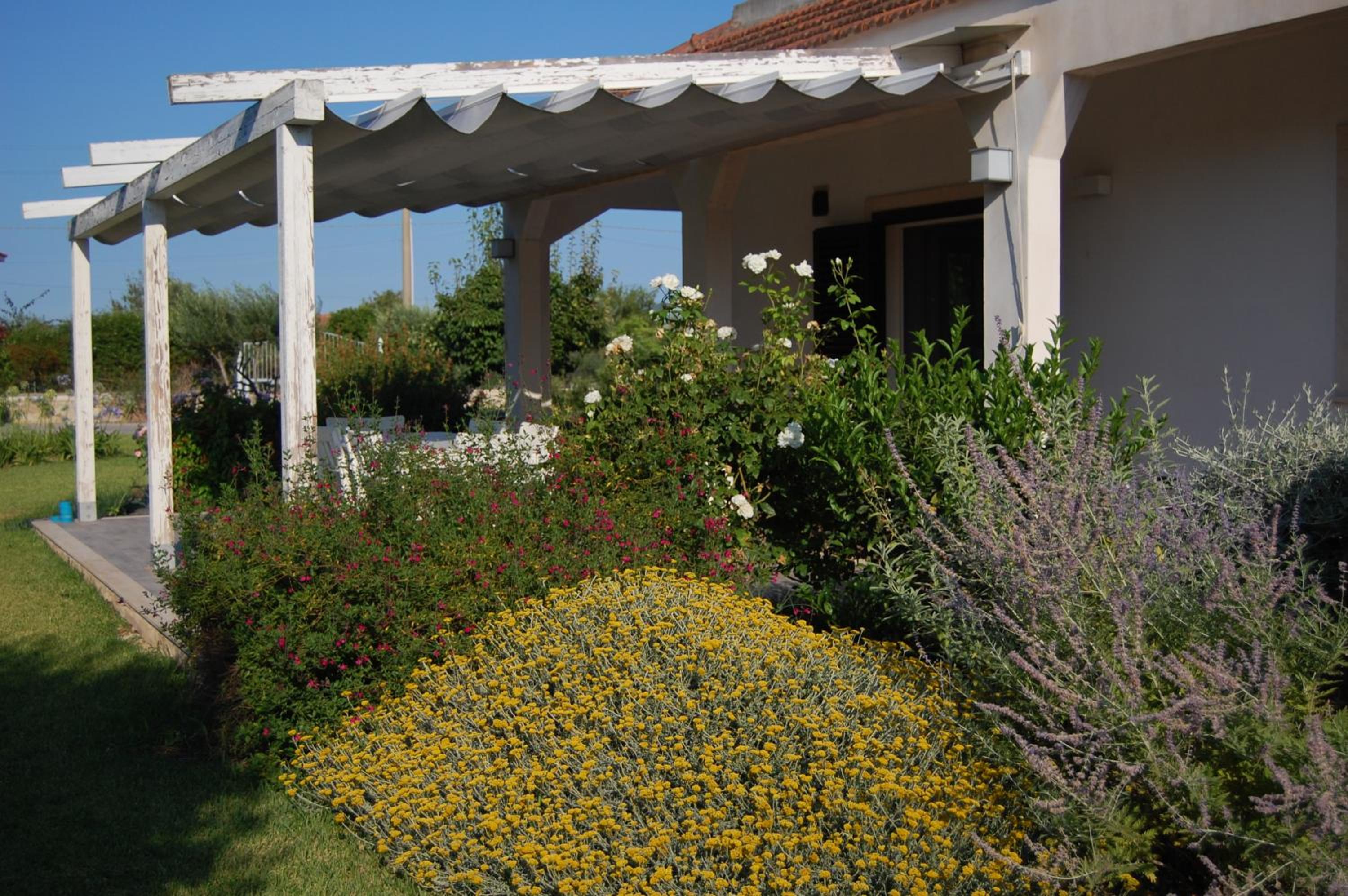 Villa Garden view 5