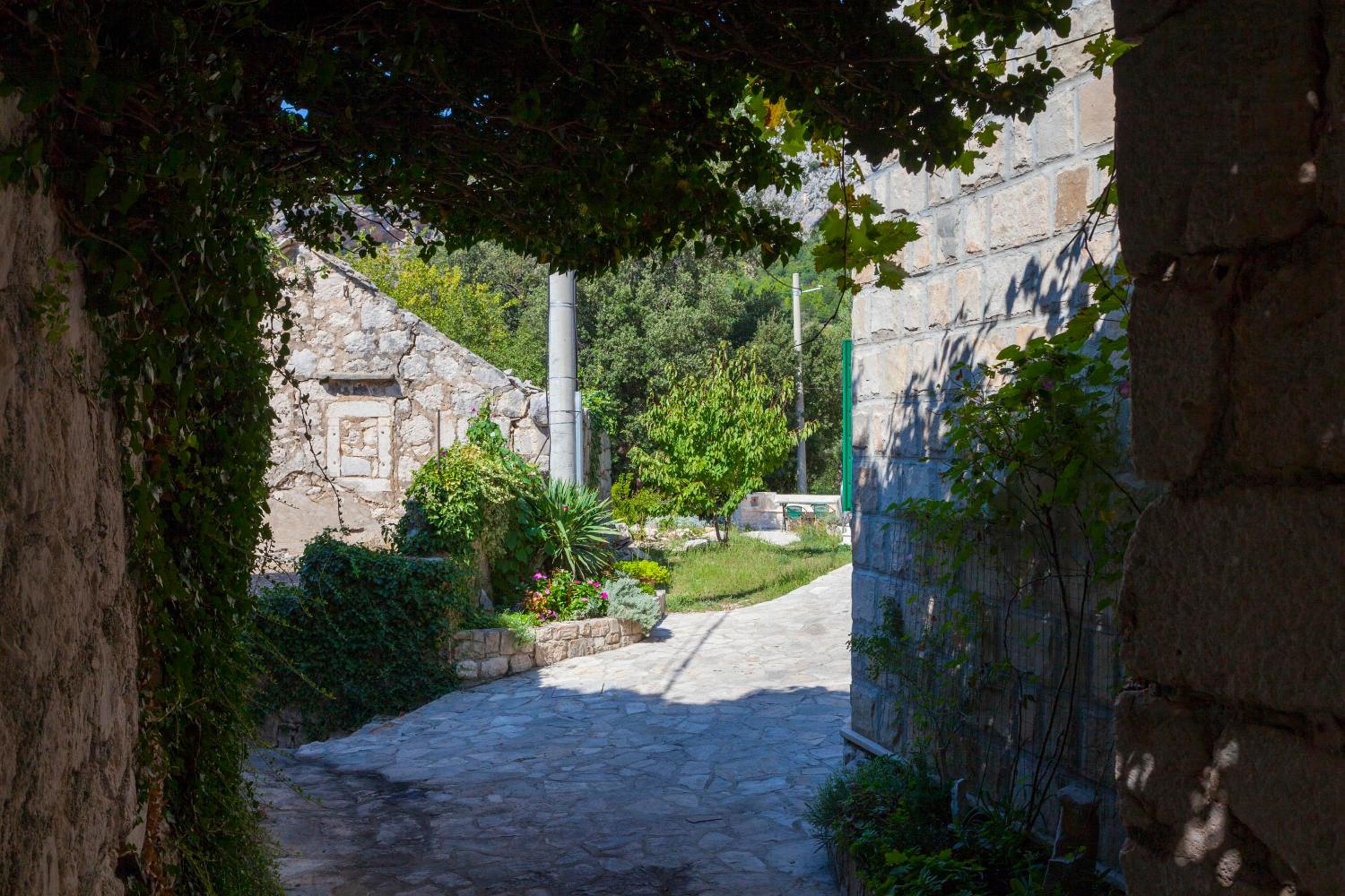 Holiday home Lavanda Grubisic Tucepi view 3