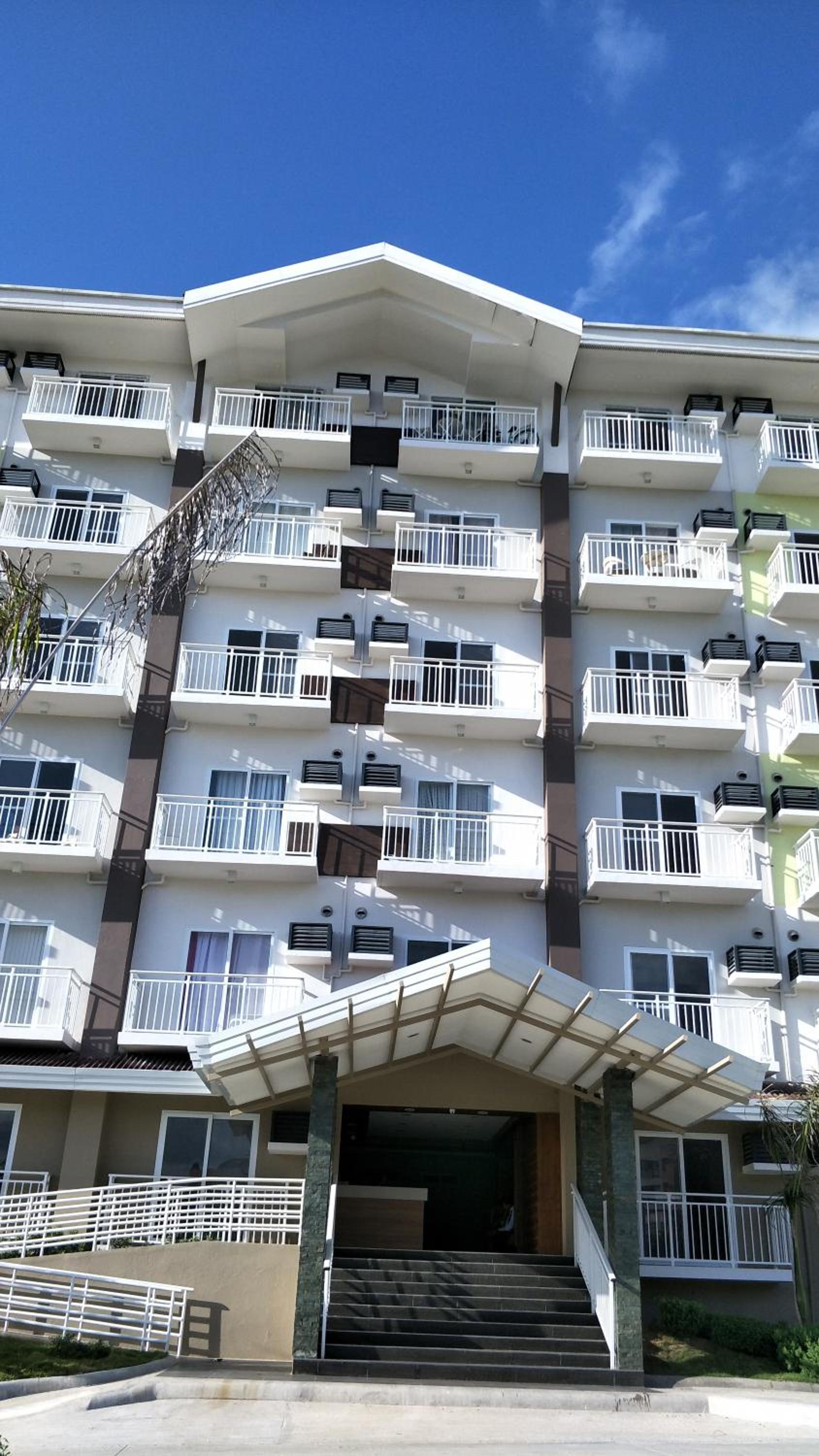 Lelani's Comfy Condo view 3