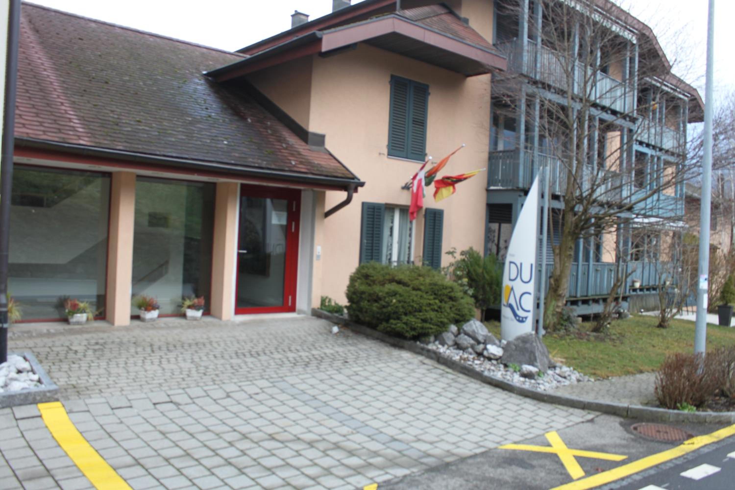 Hotel House On Lake/ Hl