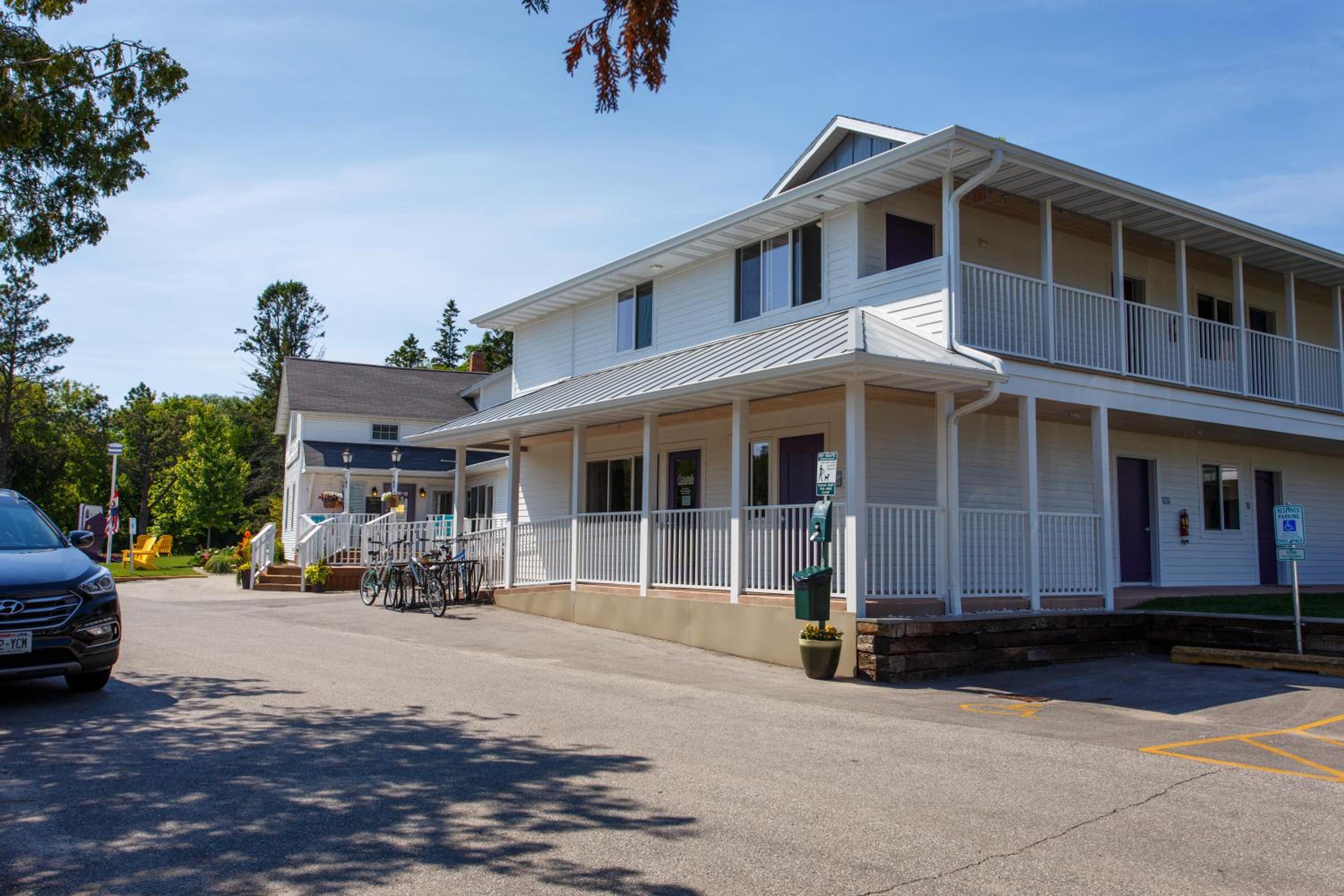 Hotel Julie's Park Cafe and Motel